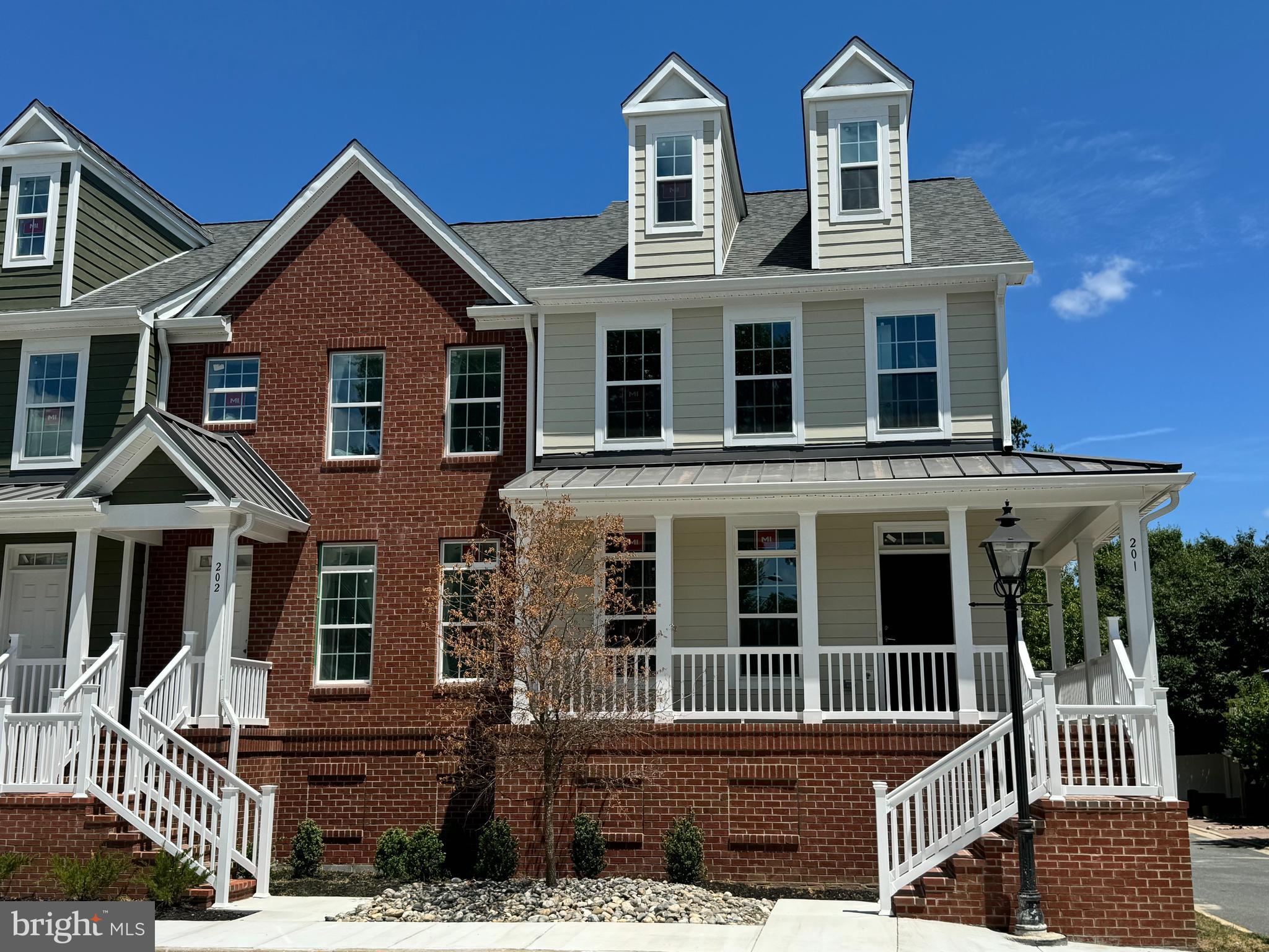 300 DIXON STREET 201