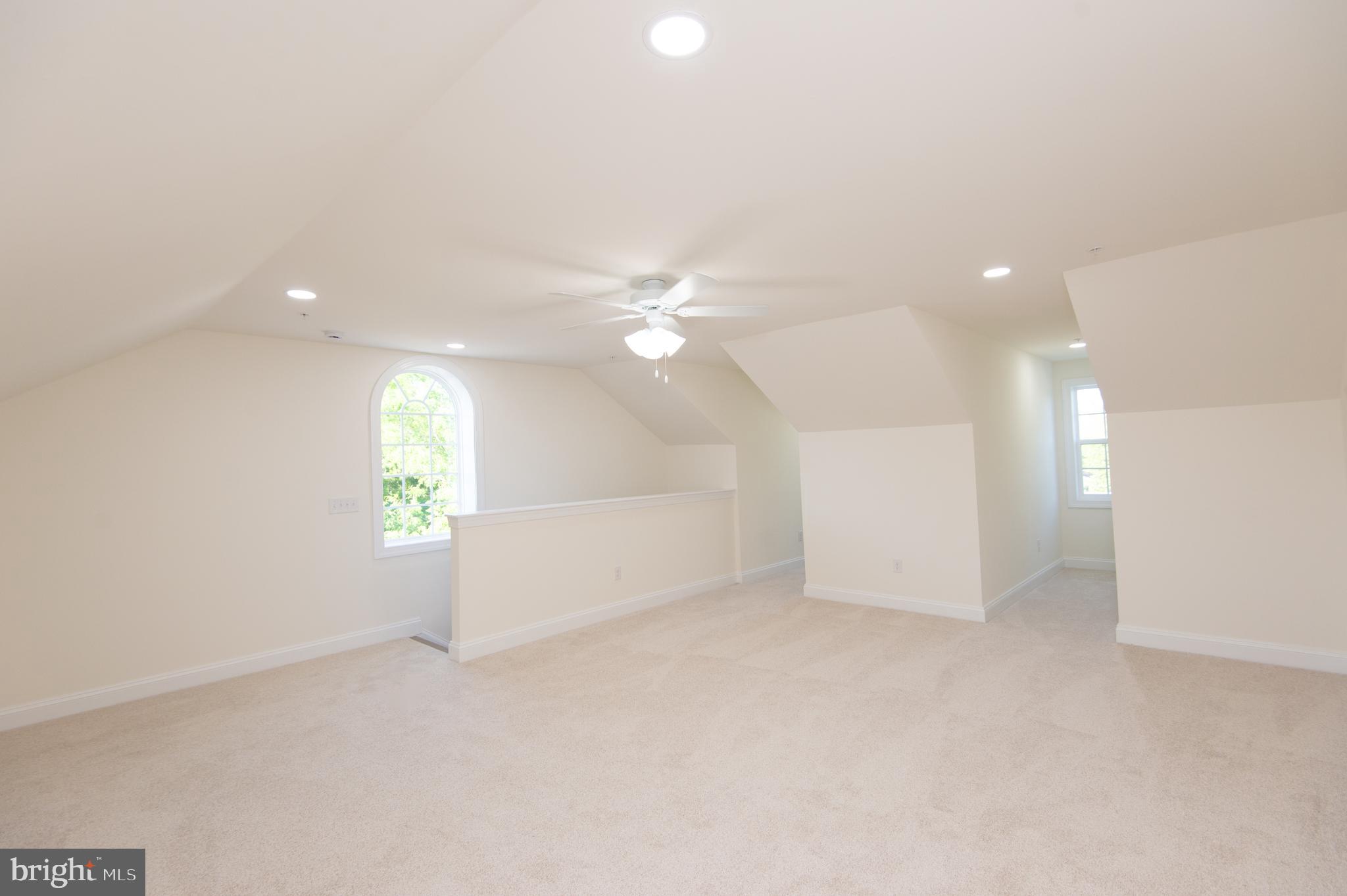 DIXON SQUARE - Residential