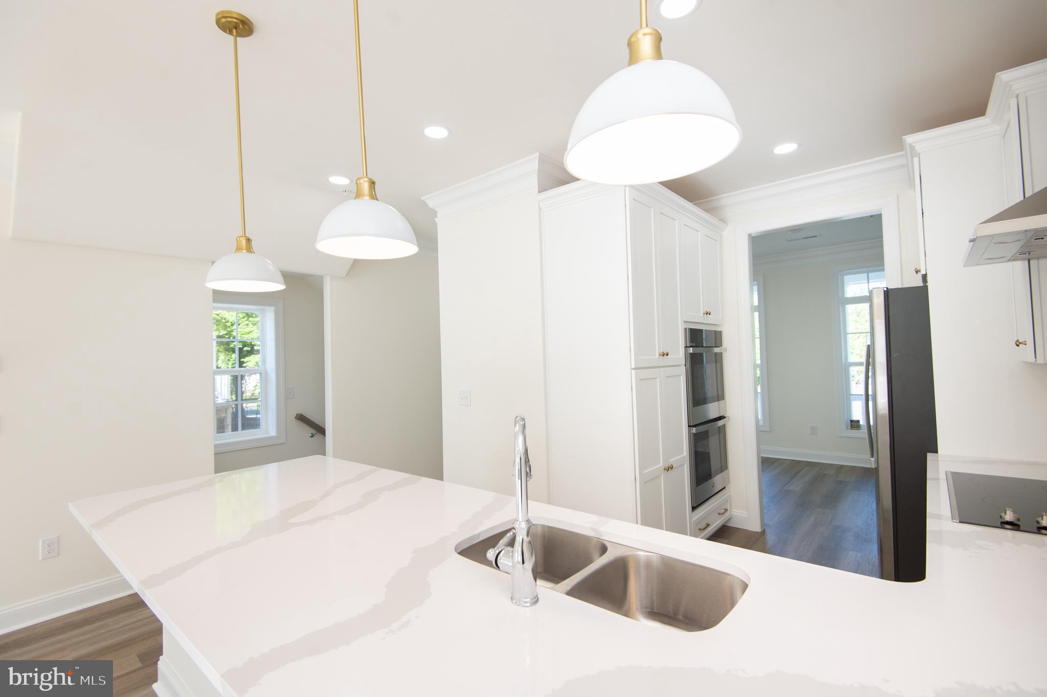 DIXON SQUARE - Residential