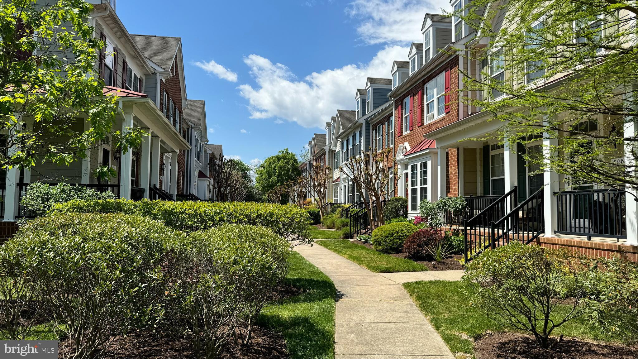 DIXON SQUARE - Residential