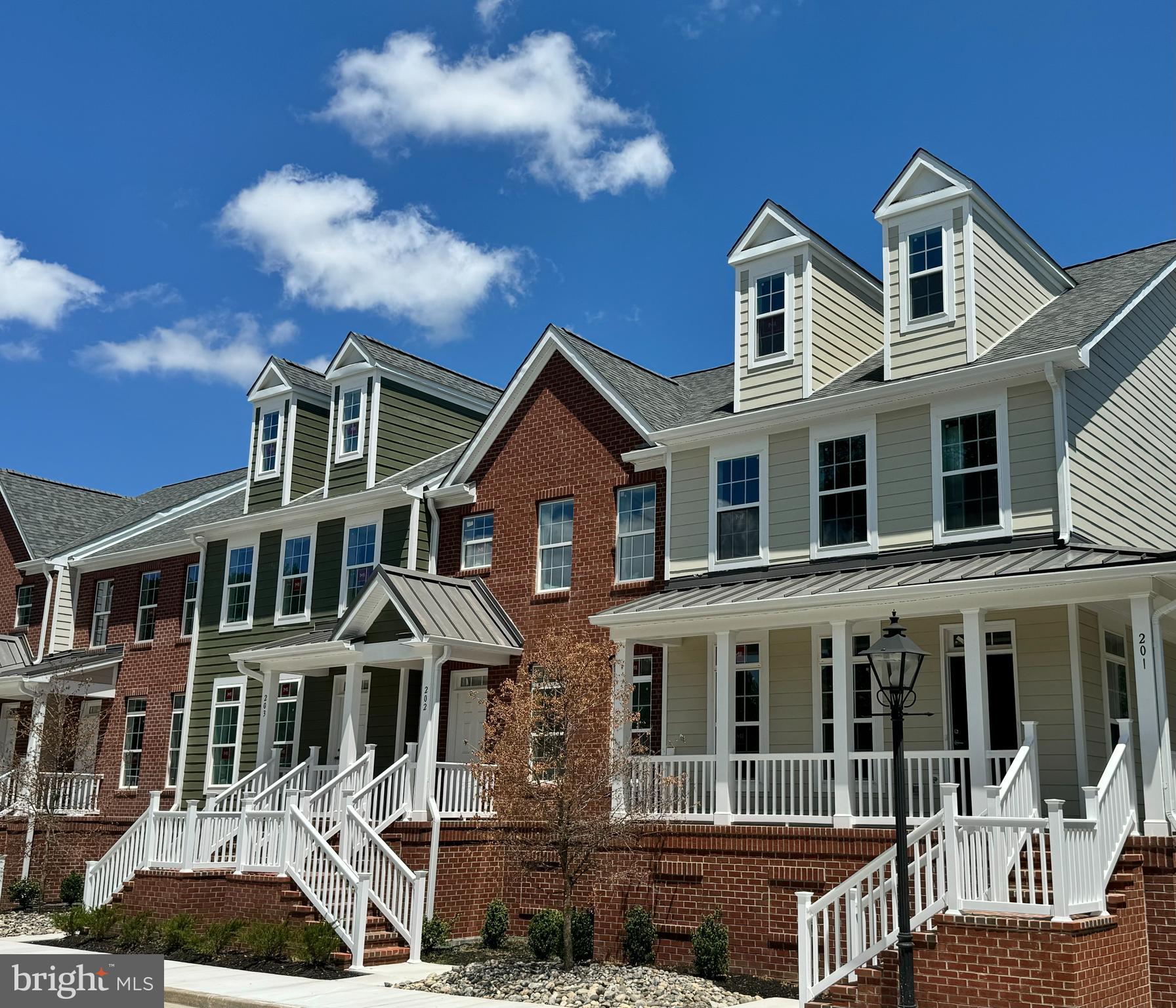 300 DIXON STREET 201
