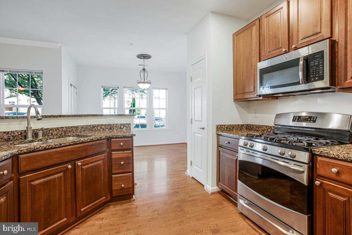 HEARTHSTONE AT VILLAGE CREST CONDOMINIUMS - Residential