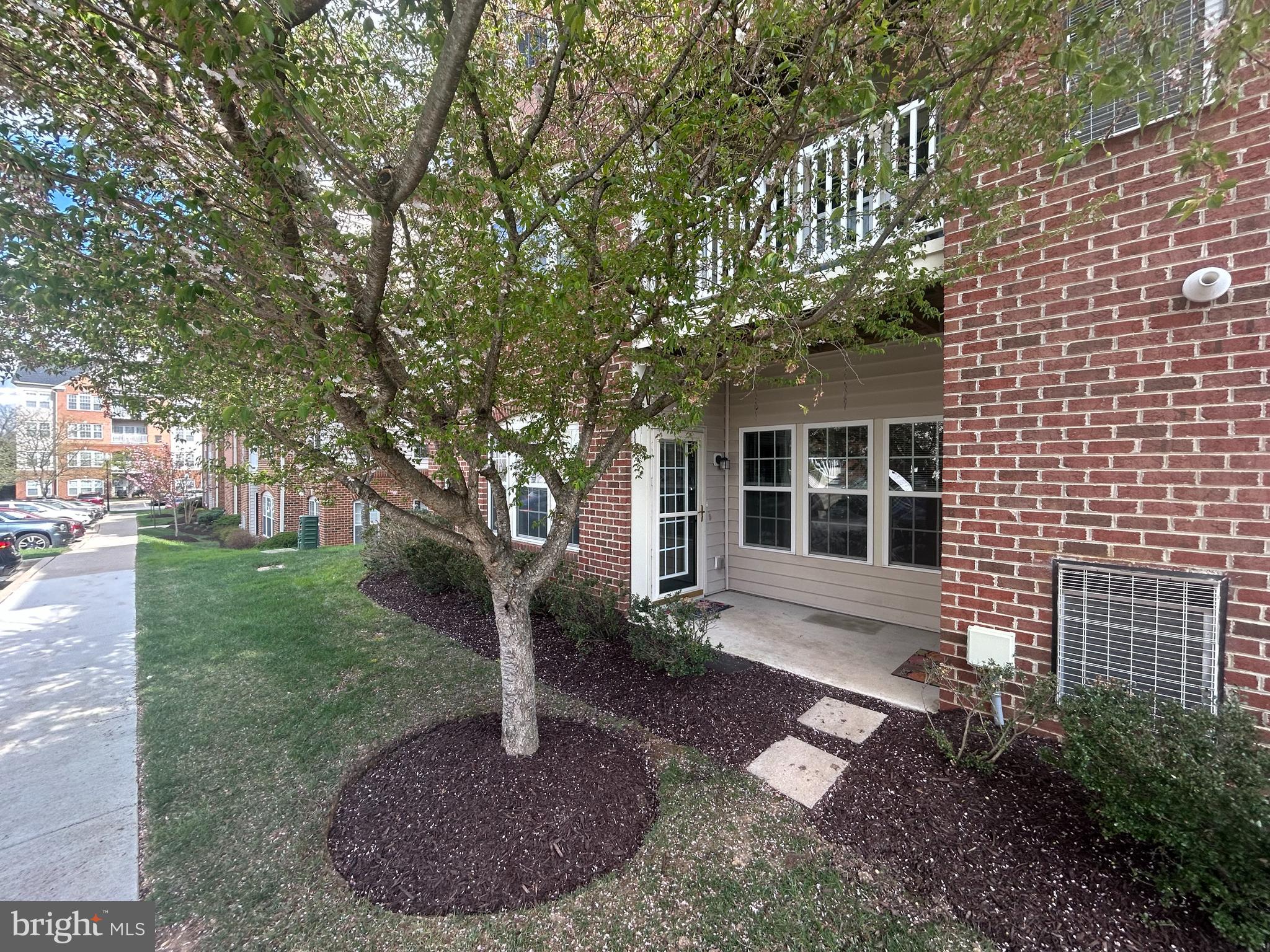 HEARTHSTONE AT VILLAGE CREST CONDOMINIUMS - Residential