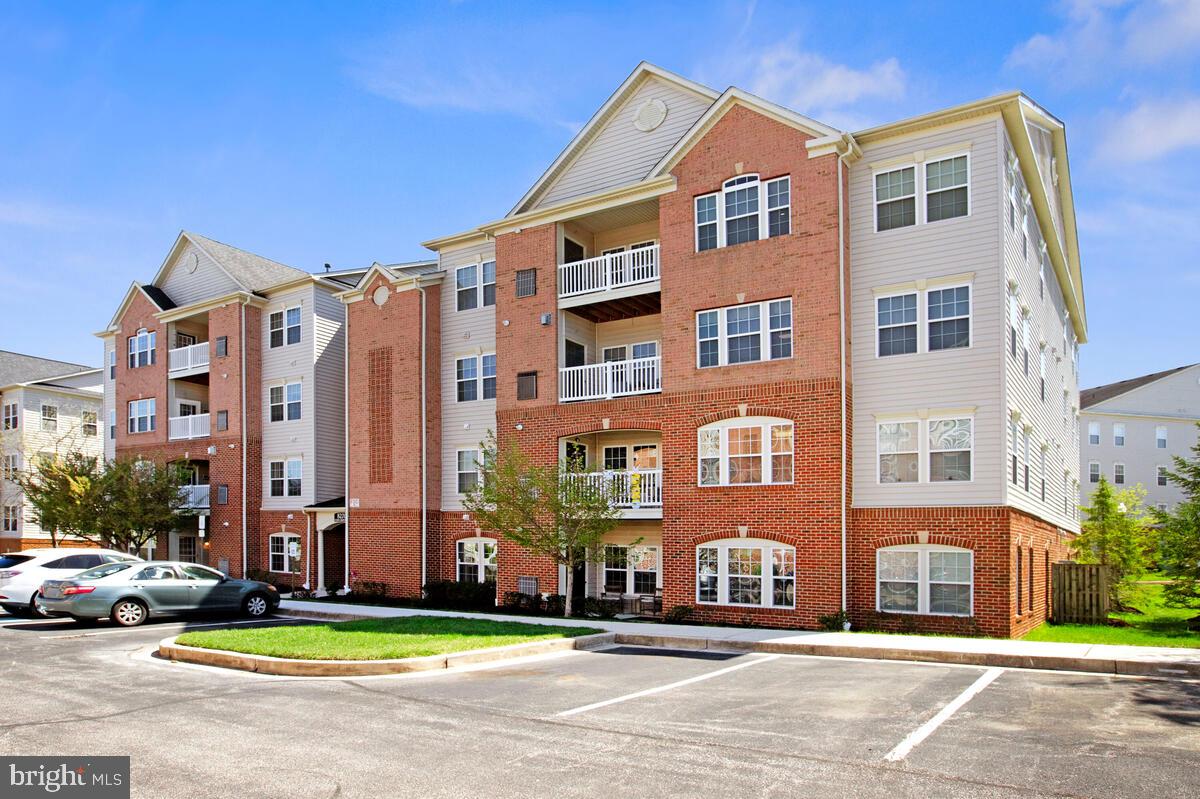 HEARTHSTONE AT VILLAGE CREST CONDOMINIUMS - Residential