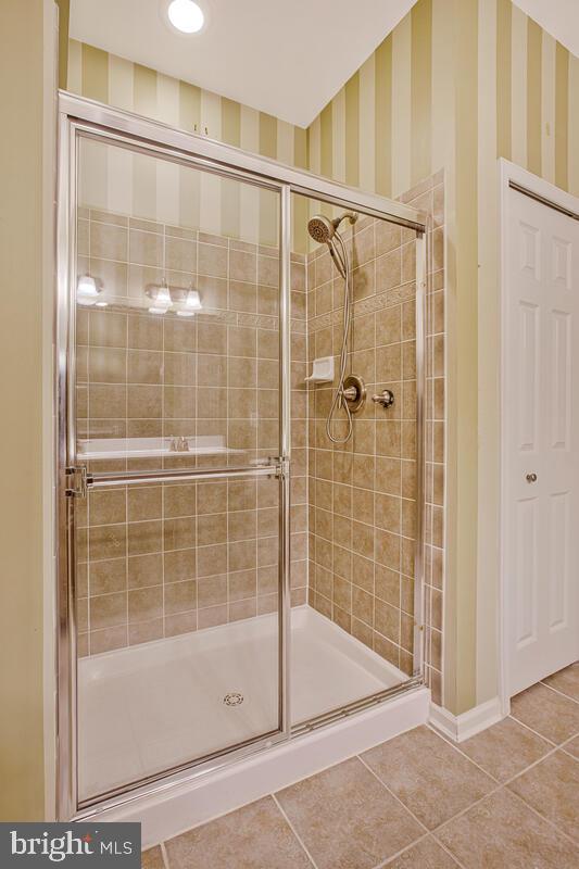 HEARTHSTONE AT VILLAGE CREST CONDOMINIUMS - Residential