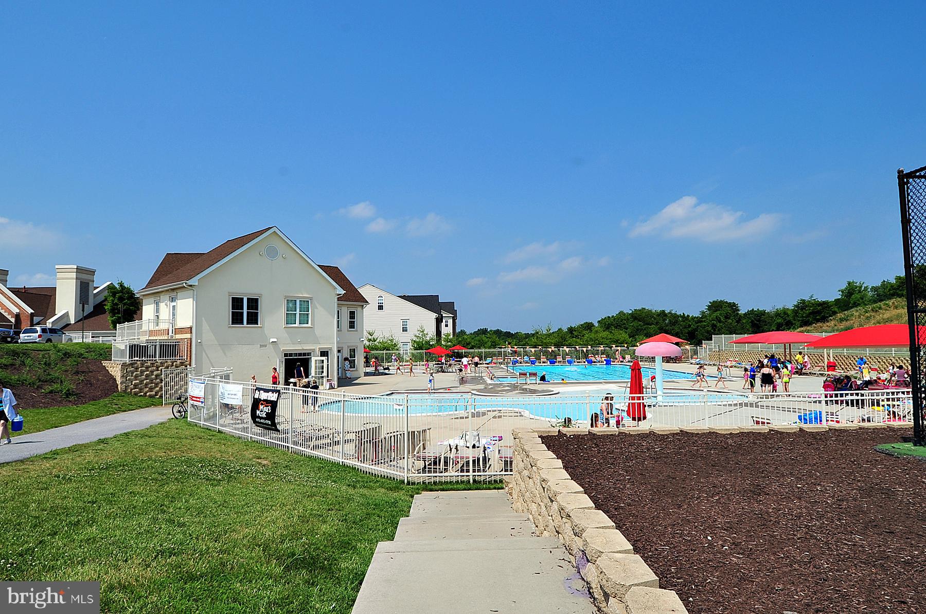 HEARTHSTONE AT VILLAGE CREST CONDOMINIUMS - Residential