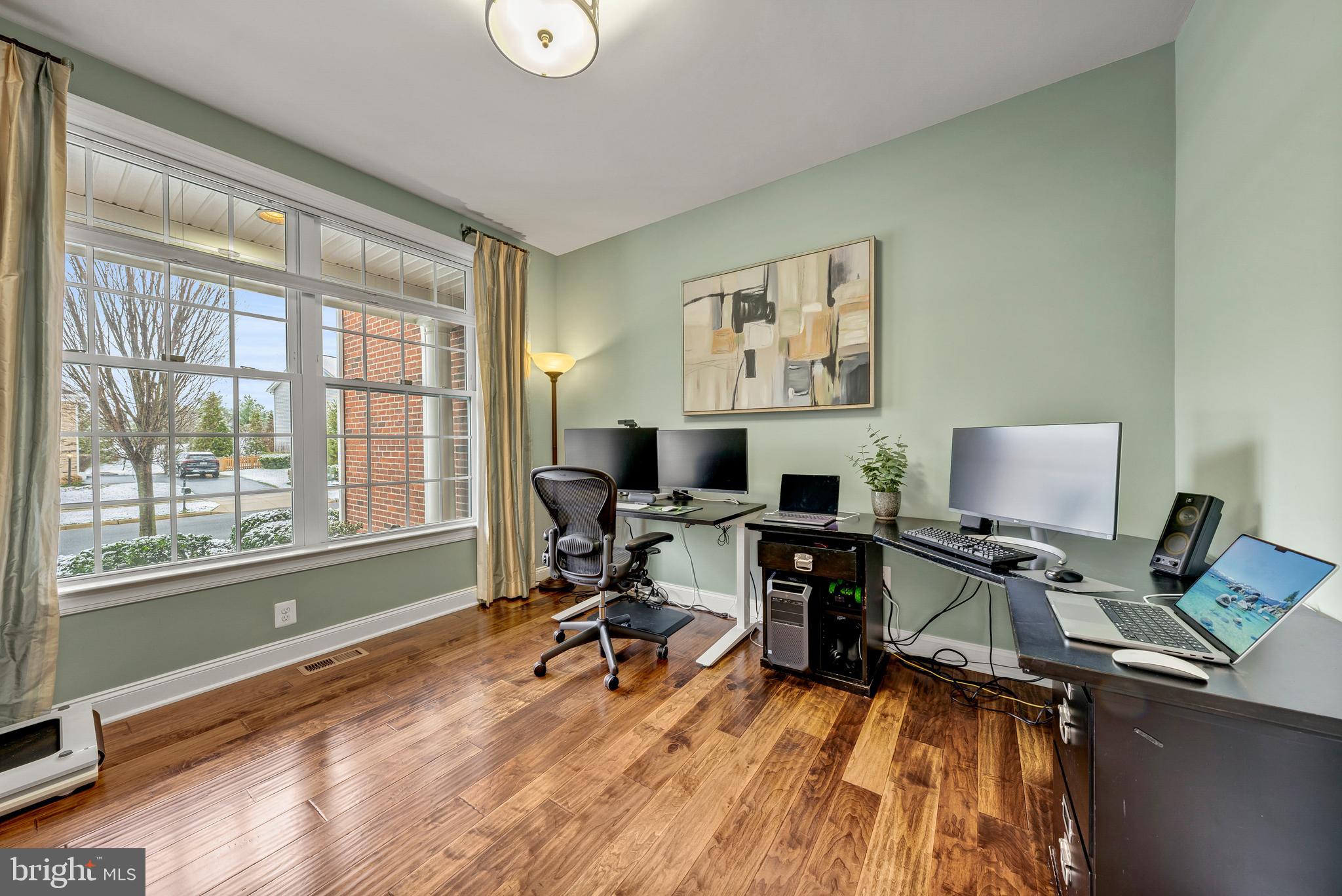 LENAH MILL - THE EXECUTIVES - Residential