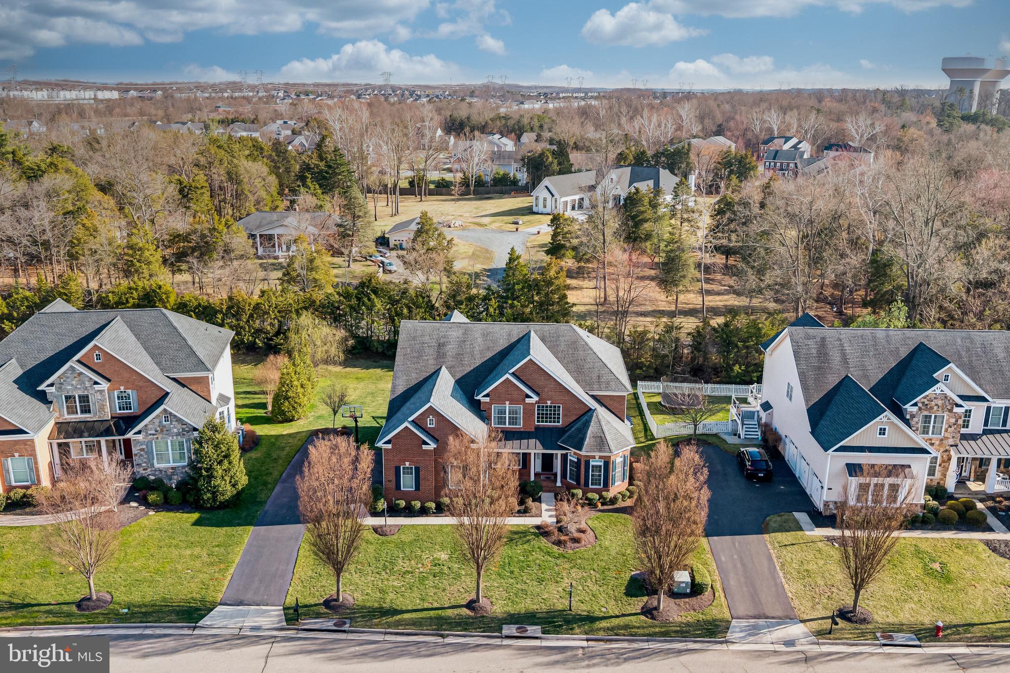 LENAH MILL - THE EXECUTIVES - Residential