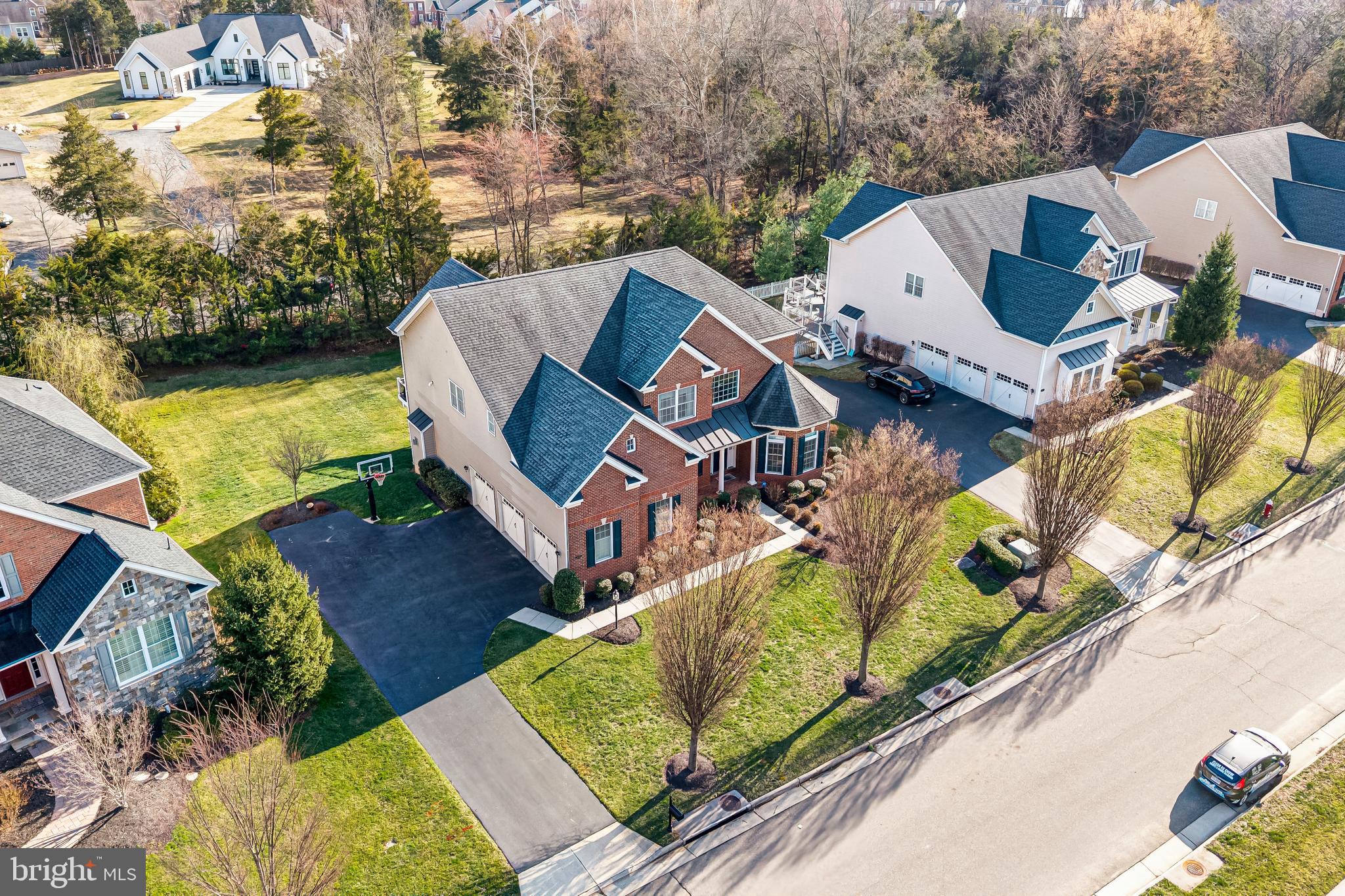 LENAH MILL - THE EXECUTIVES - Residential