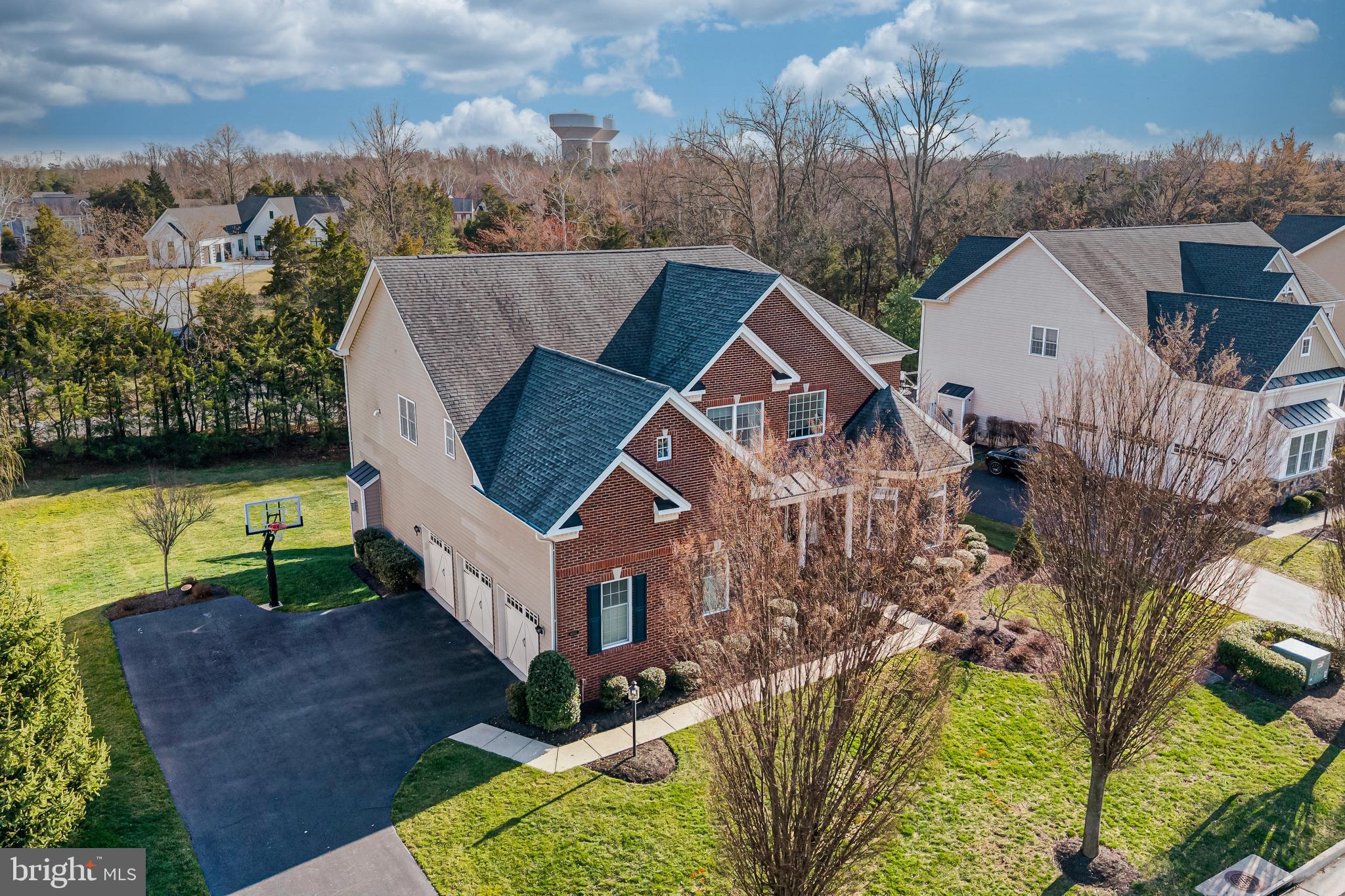 LENAH MILL - THE EXECUTIVES - Residential