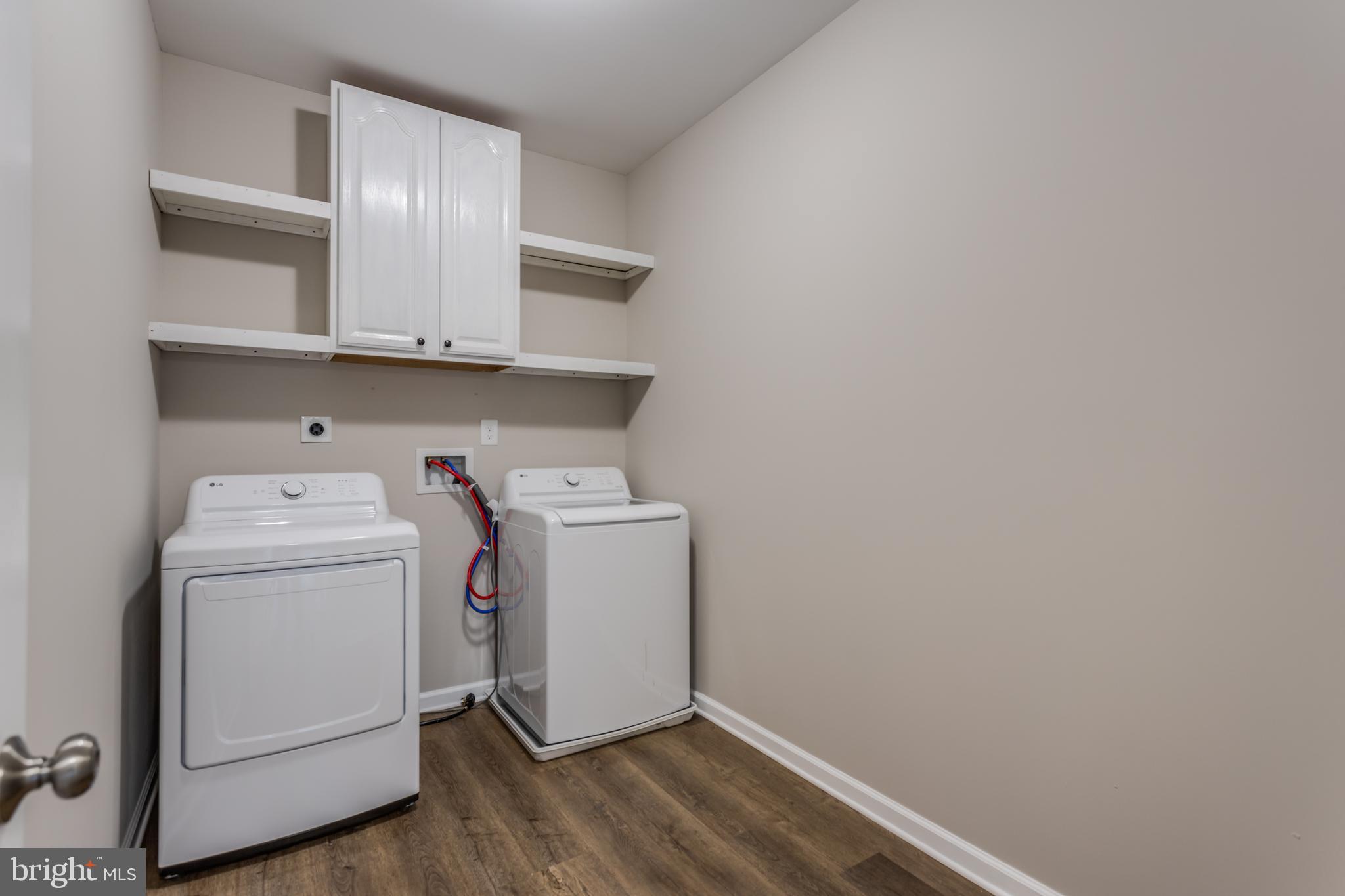 CRESTFIELD - Residential