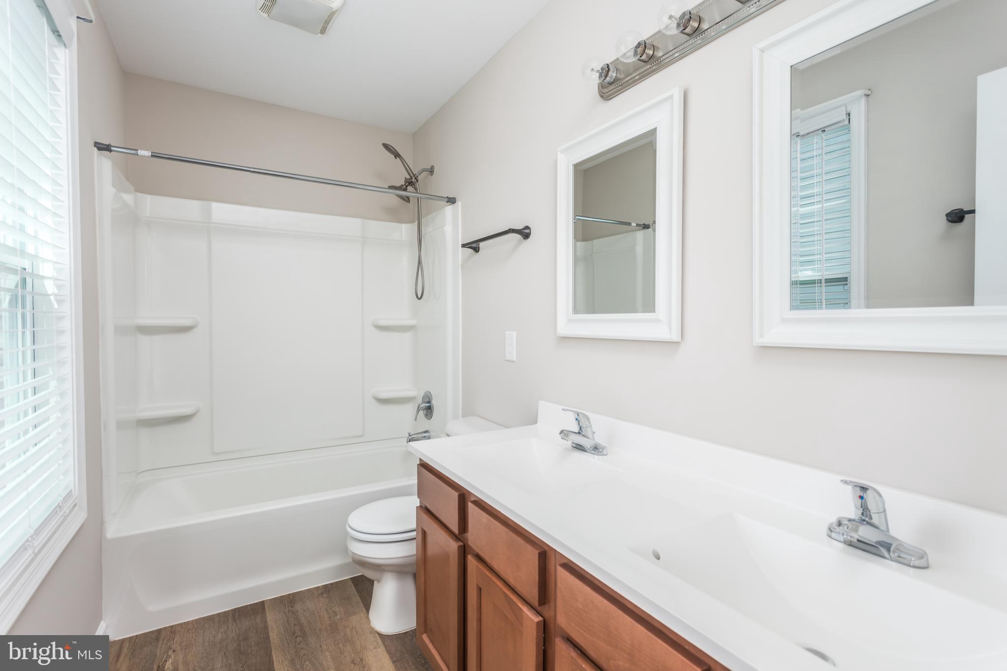 CRESTFIELD - Residential