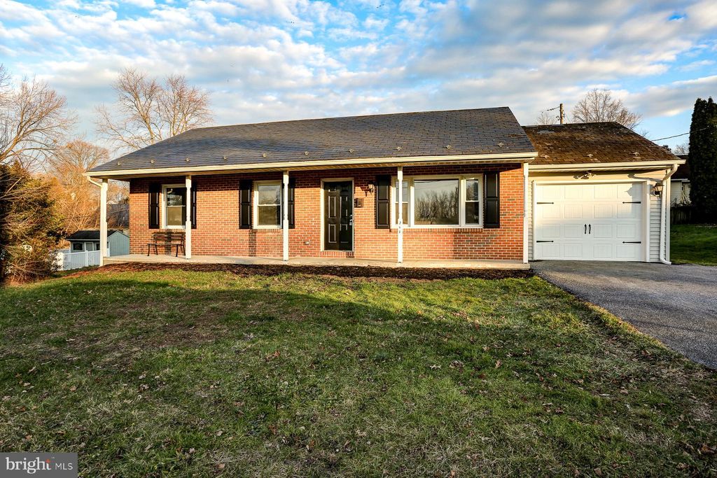 Photo of 391 Abbeyville Road, Lancaster, PA 17603 (MLS # PALA2044962)