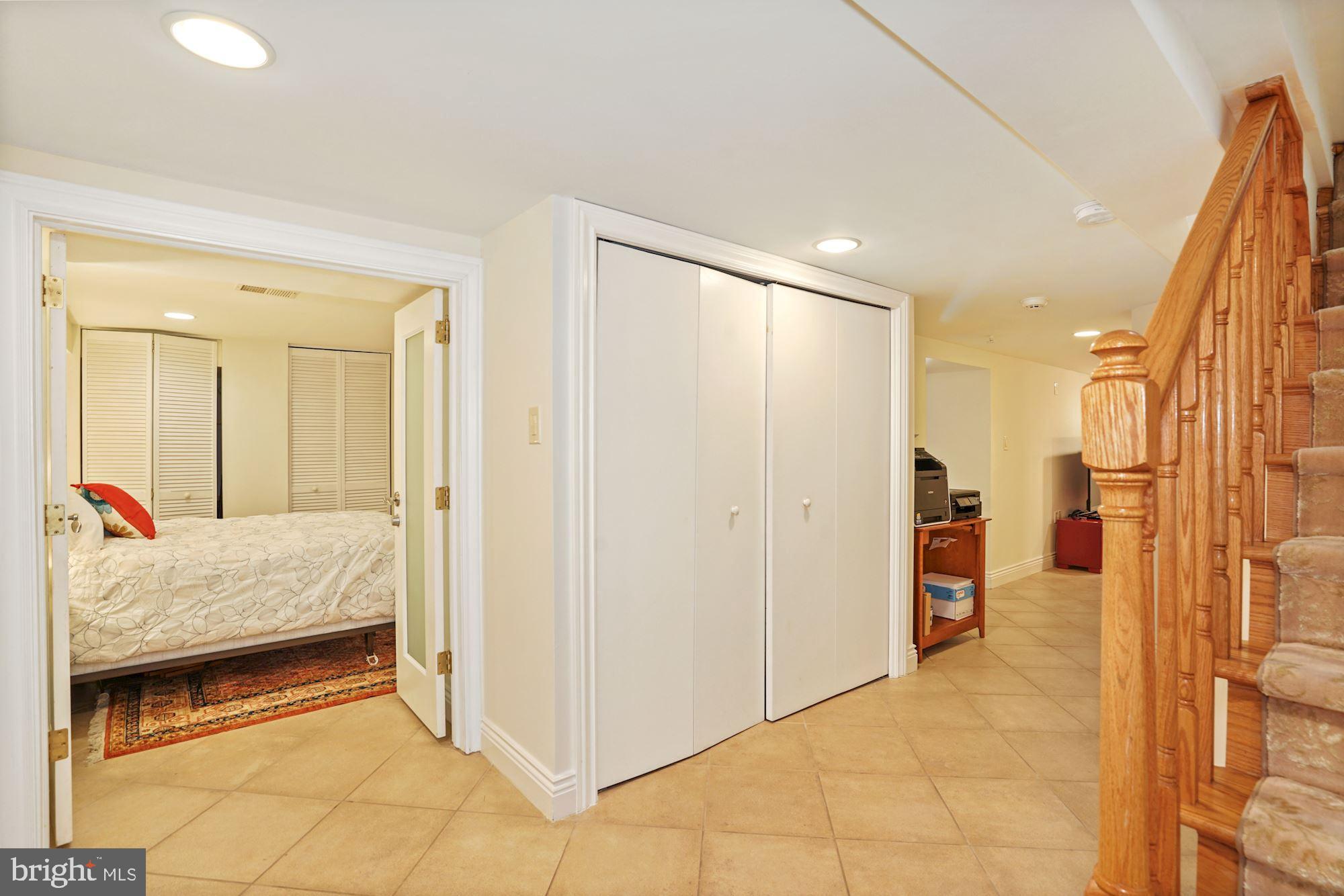 CLEVELAND PARK - Residential