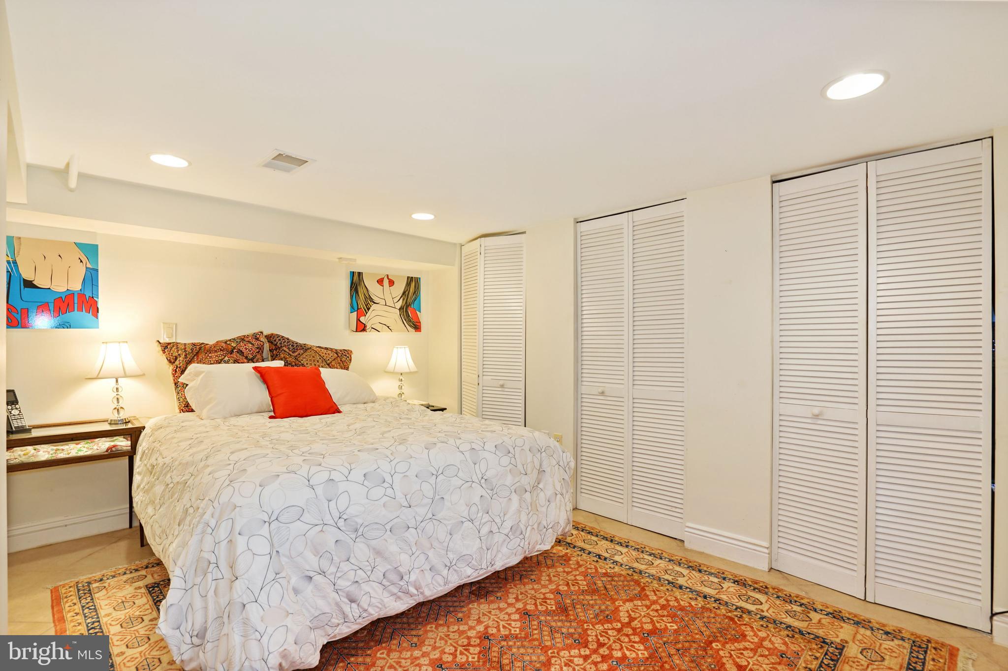 CLEVELAND PARK - Residential