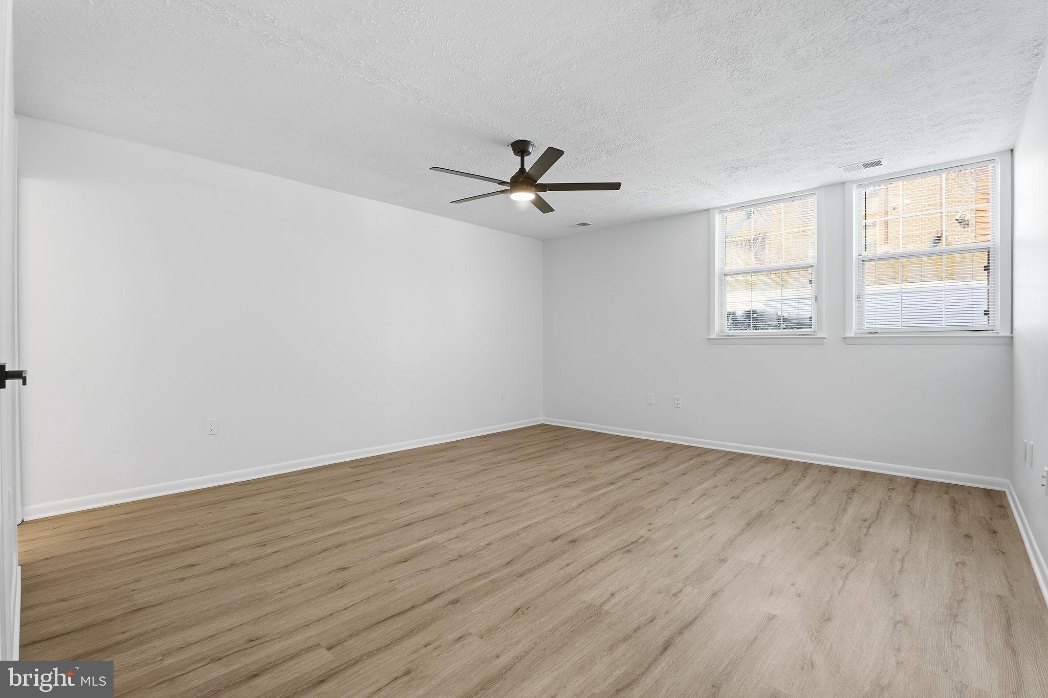 THE FALLS GARDEN - Residential