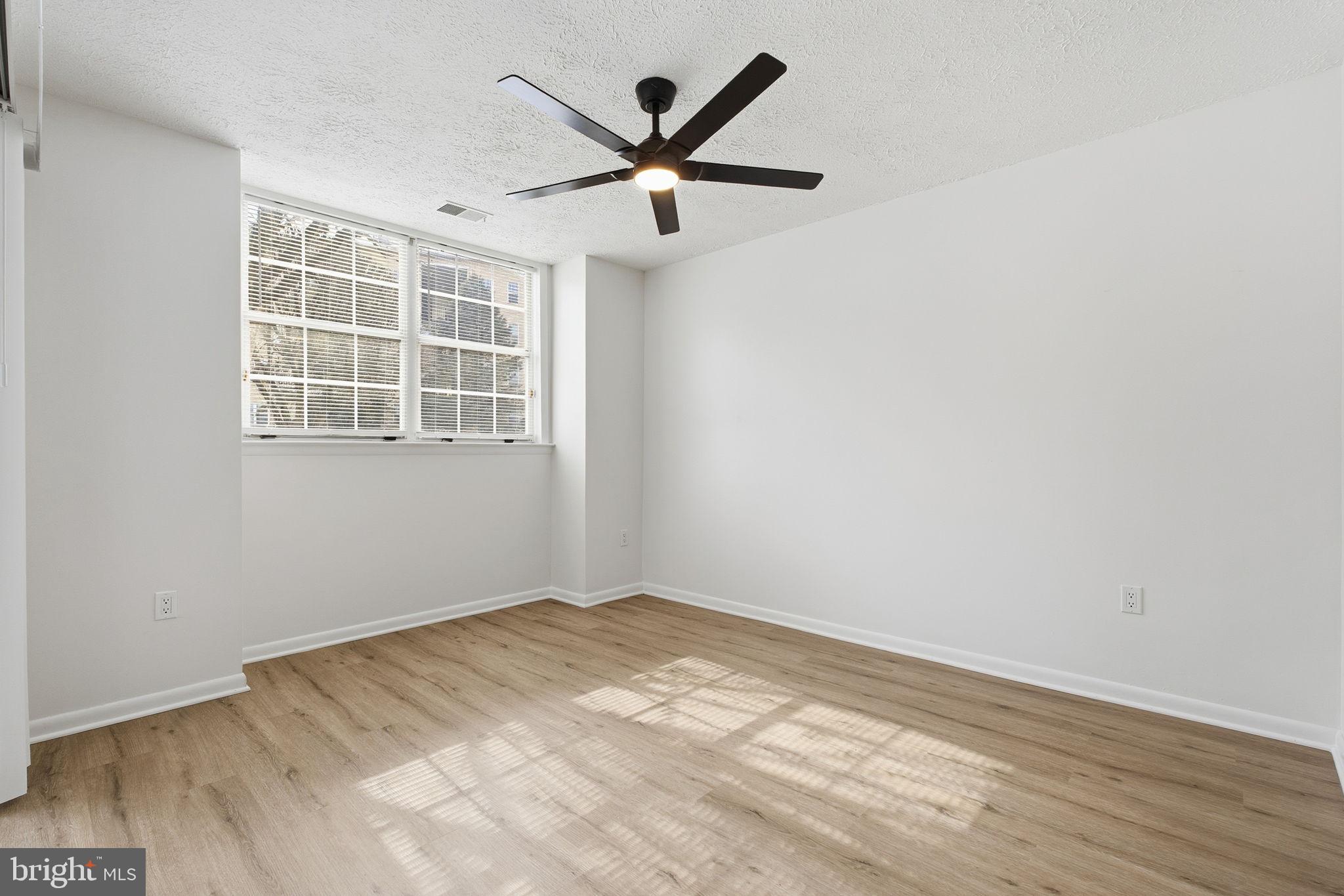 THE FALLS GARDEN - Residential