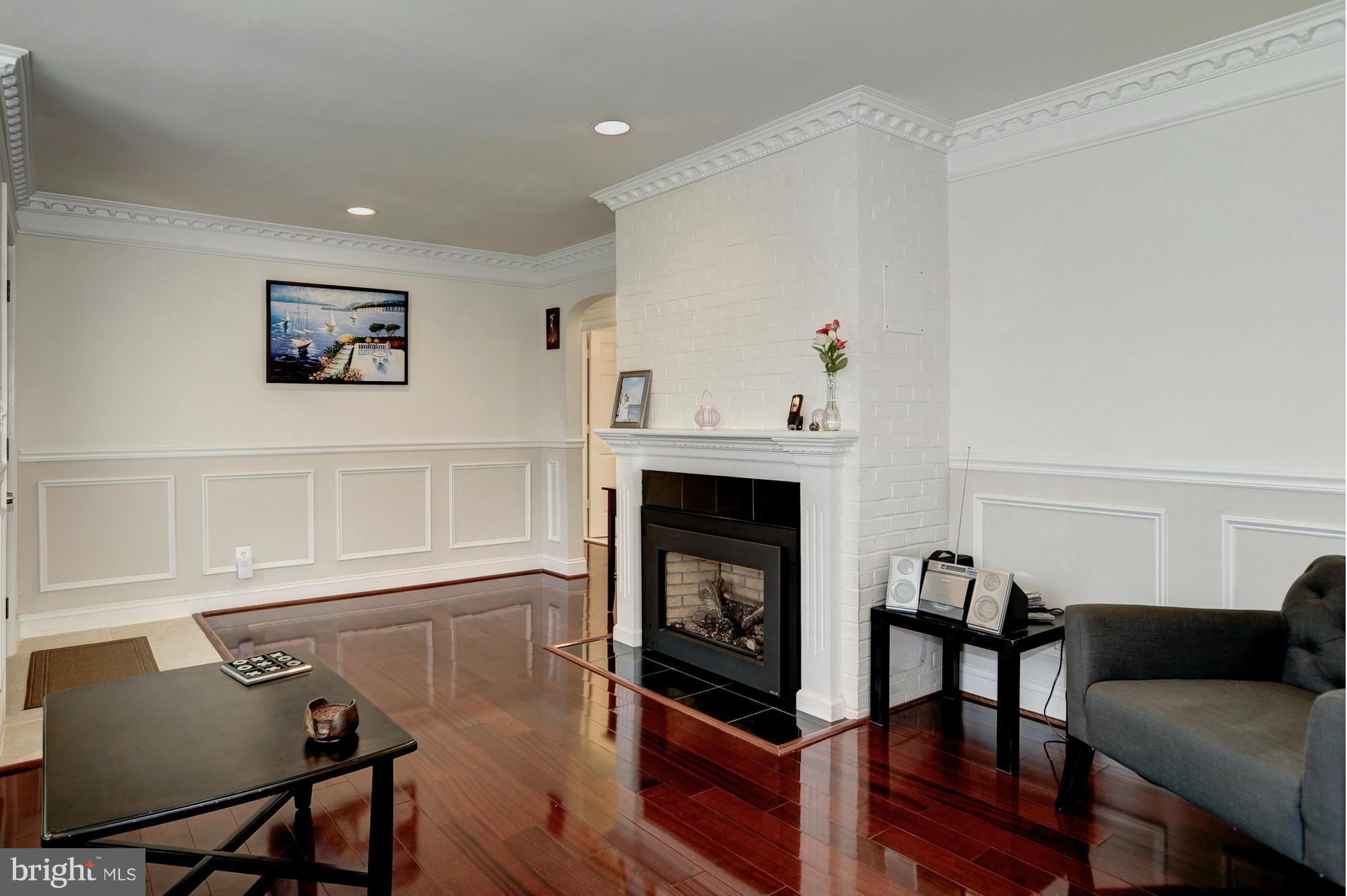 WELLINGTON HEIGHTS - Residential