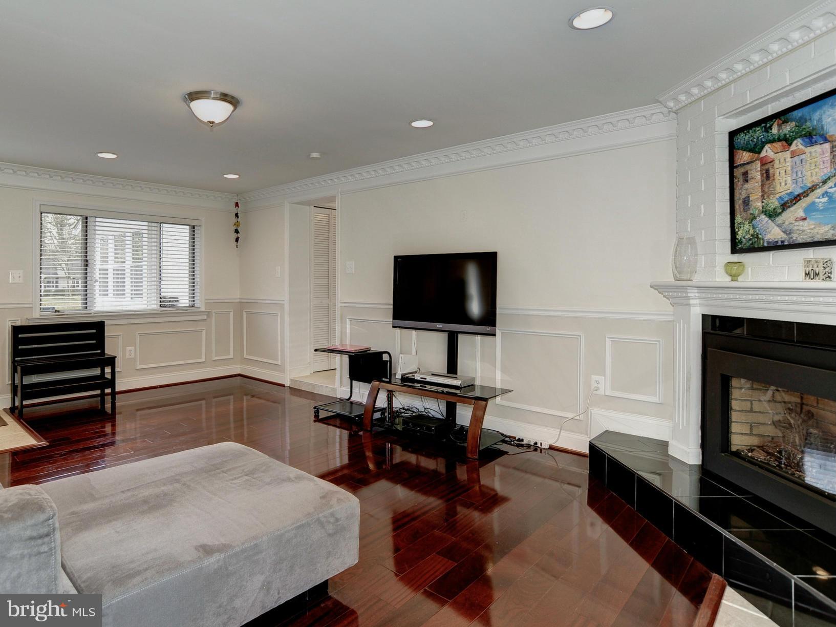 WELLINGTON HEIGHTS - Residential