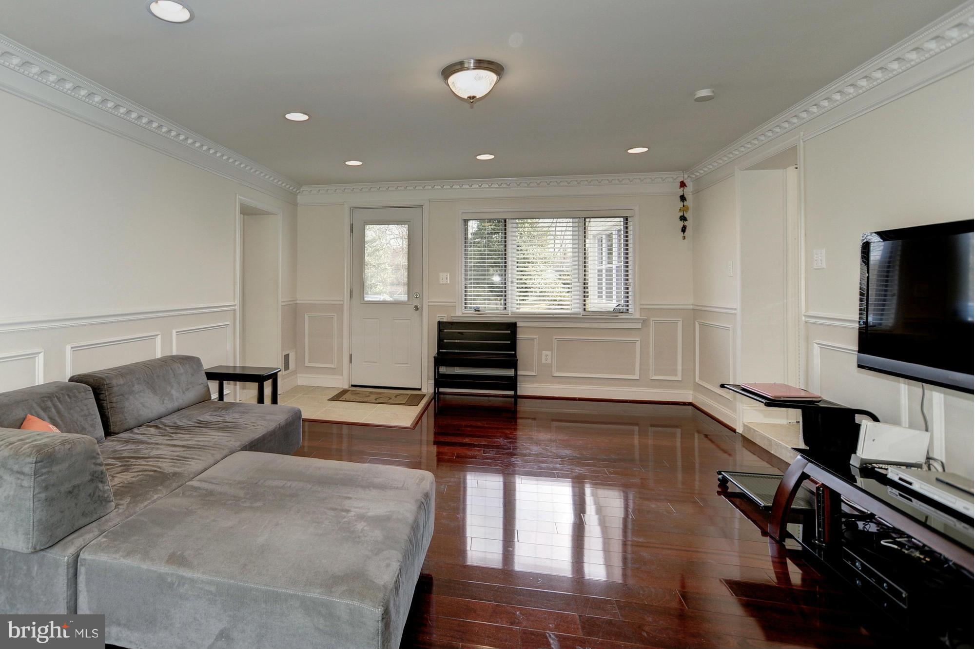 WELLINGTON HEIGHTS - Residential