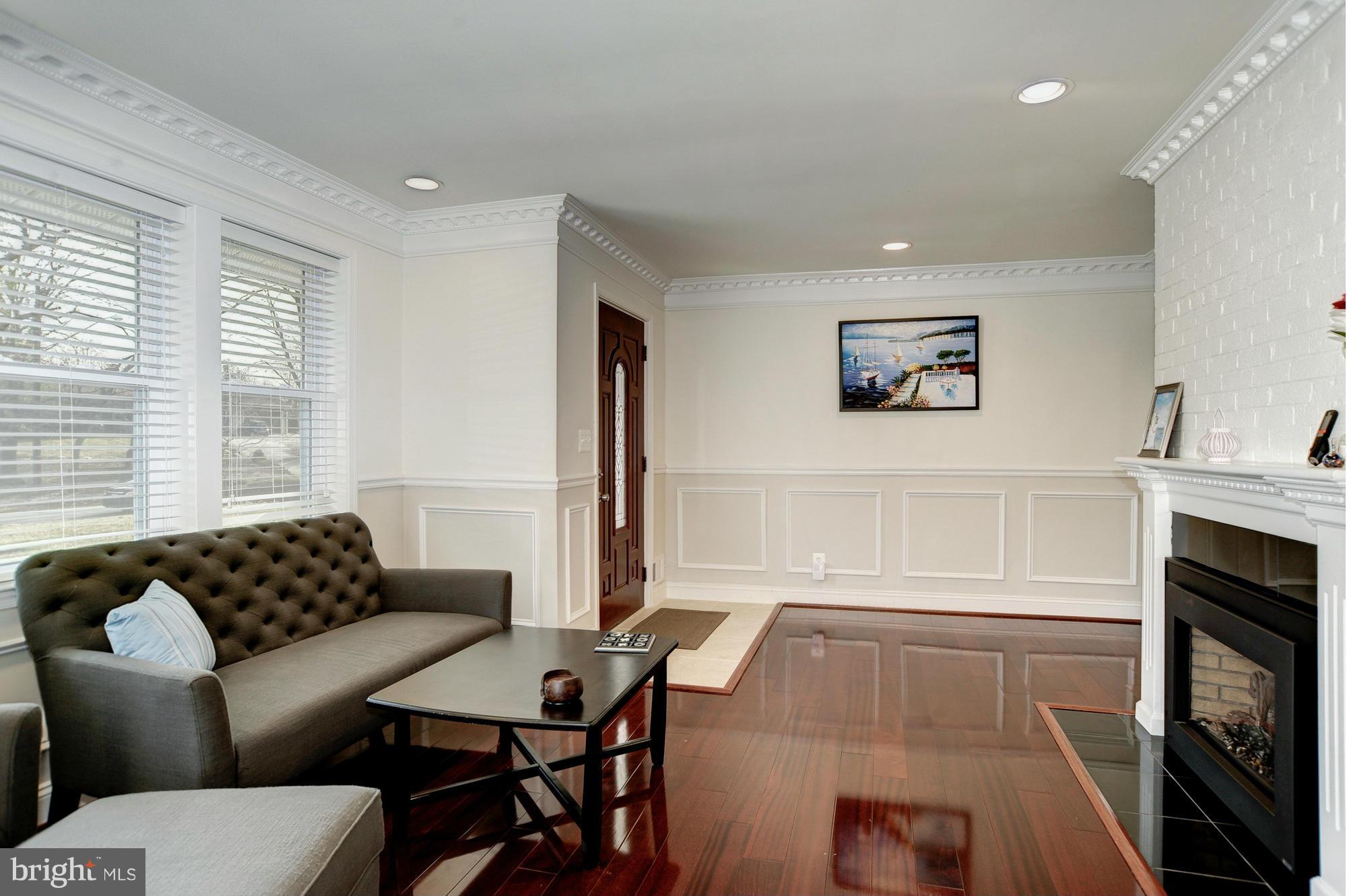 WELLINGTON HEIGHTS - Residential