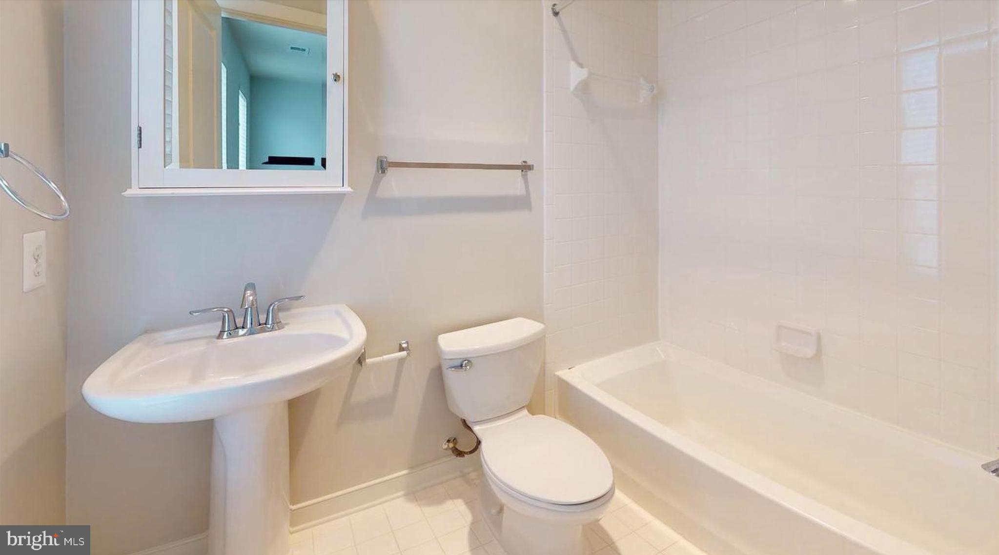 CENTERPOINTE - Residential Lease