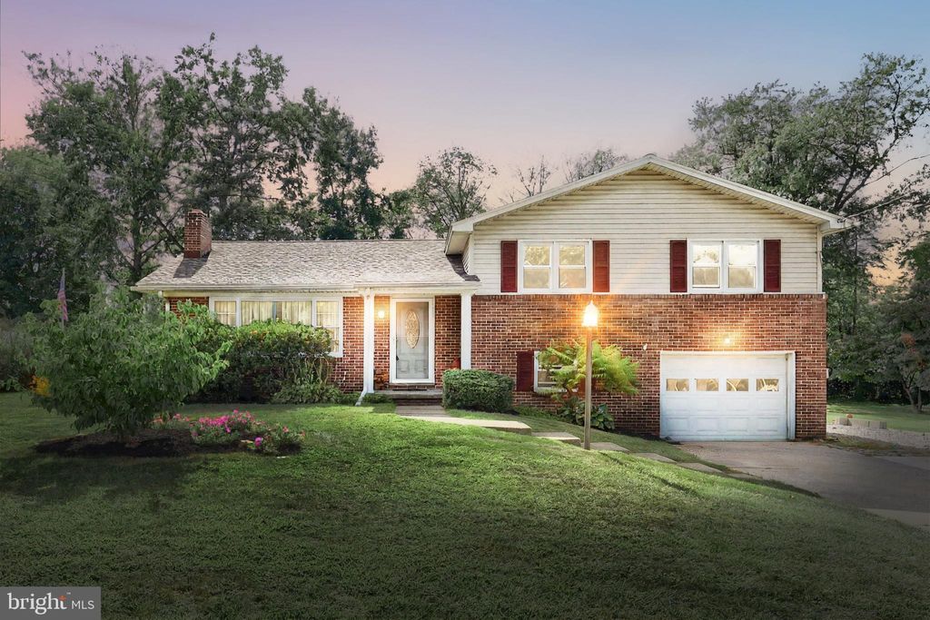 Photo of 4187 Webster Drive, YORK, PA 17402 (MLS # PAYK2089076)