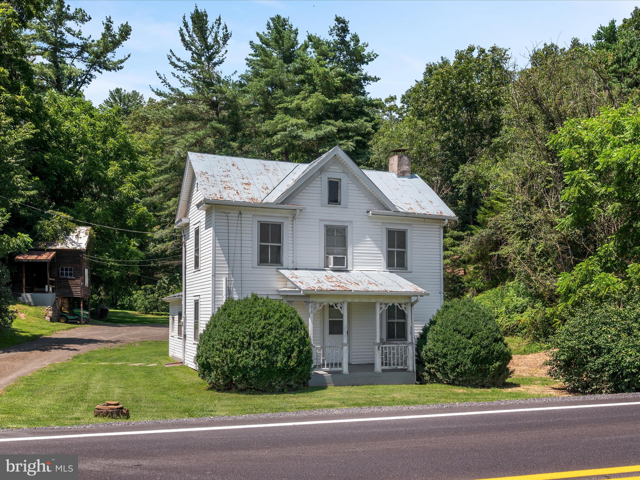 NO SUBDIVISION - Residential