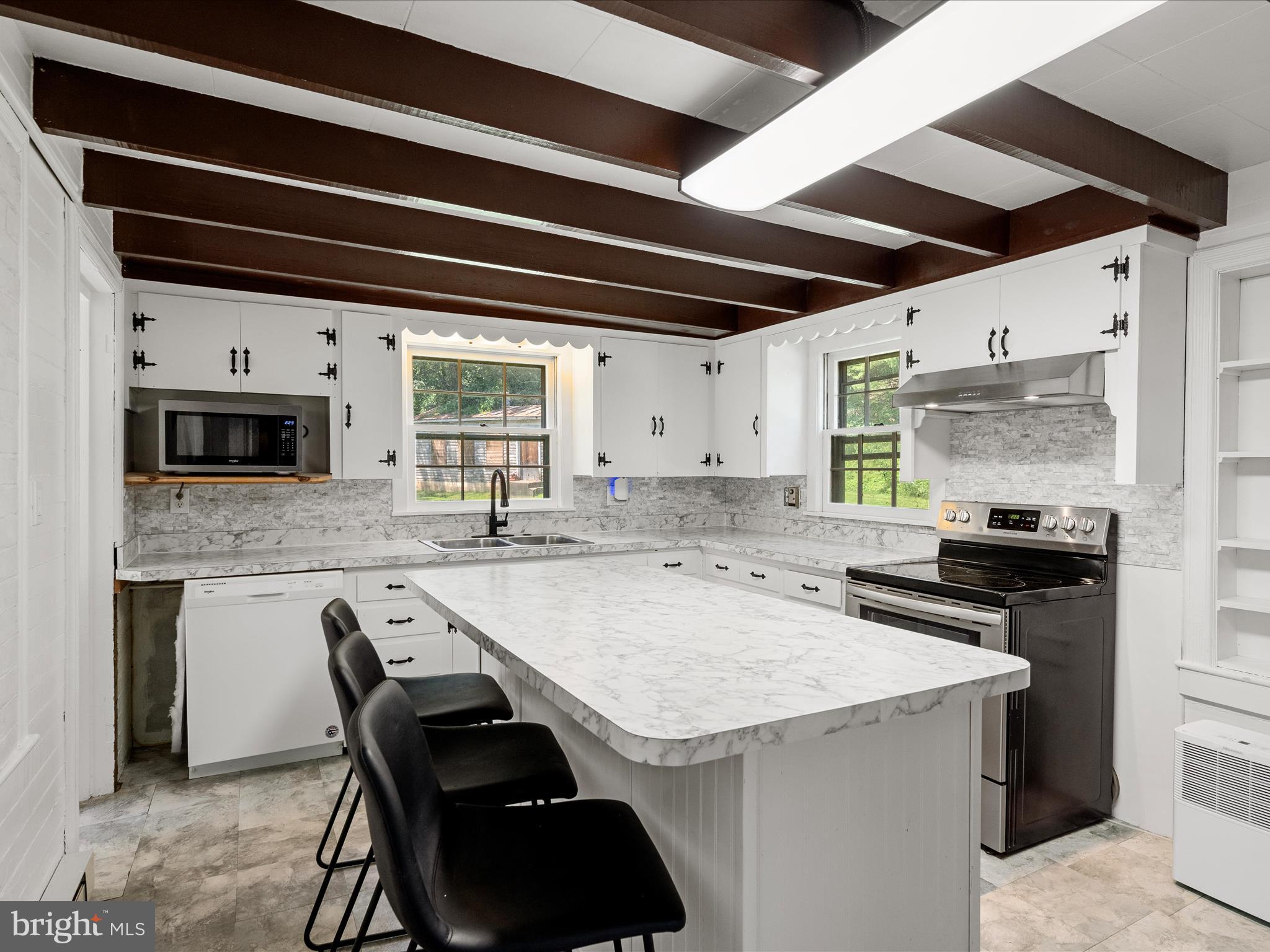 NO SUBDIVISION - Residential