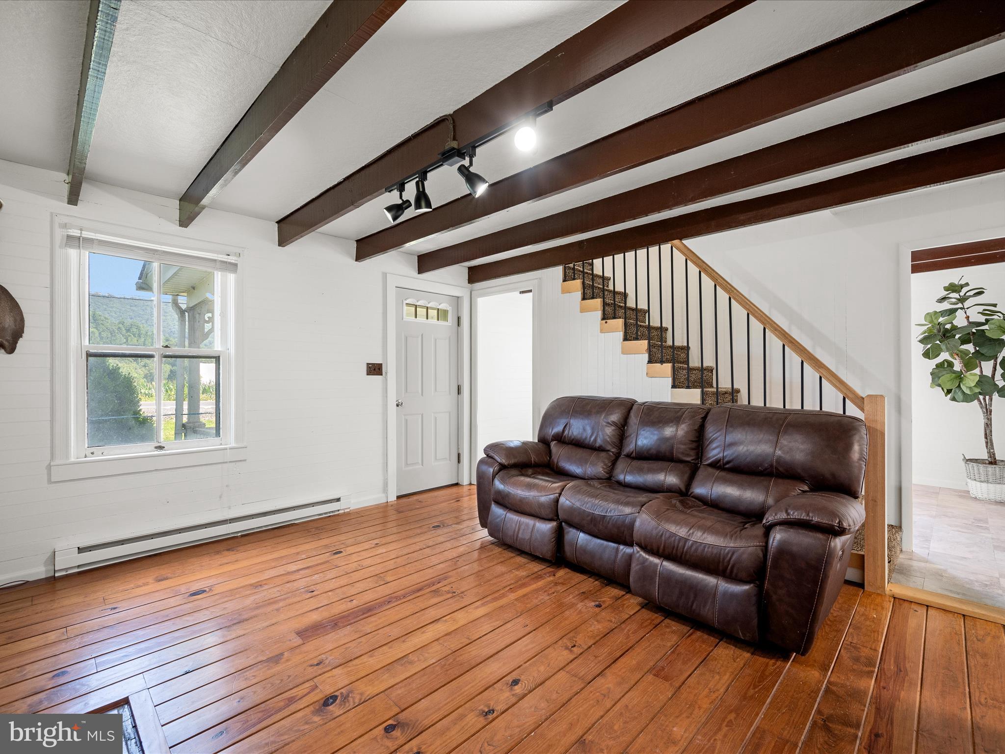 NO SUBDIVISION - Residential