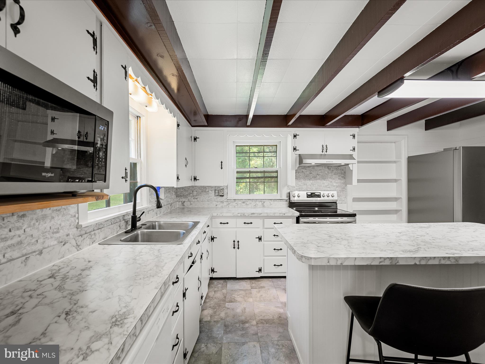 NO SUBDIVISION - Residential