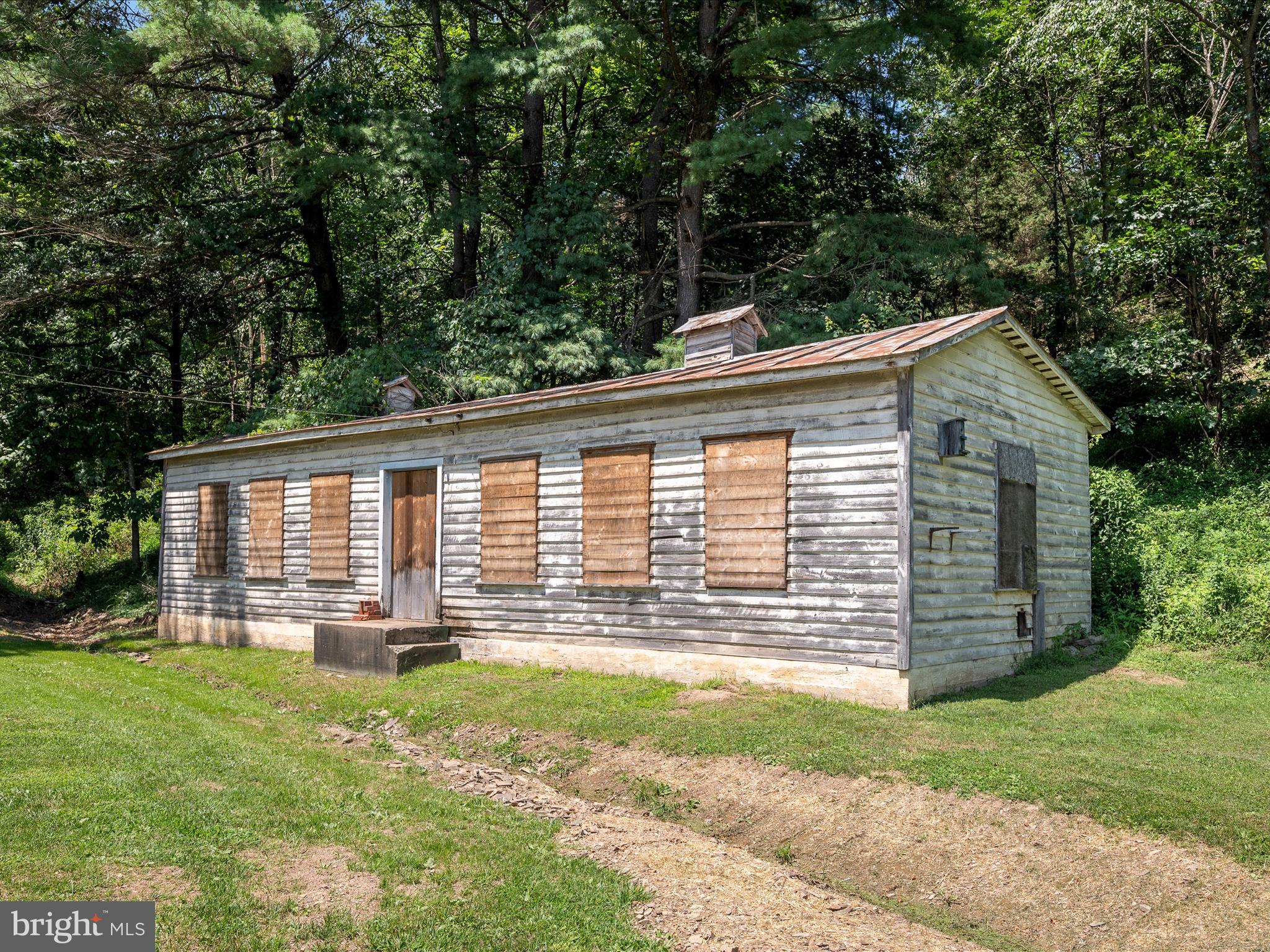 NO SUBDIVISION - Residential