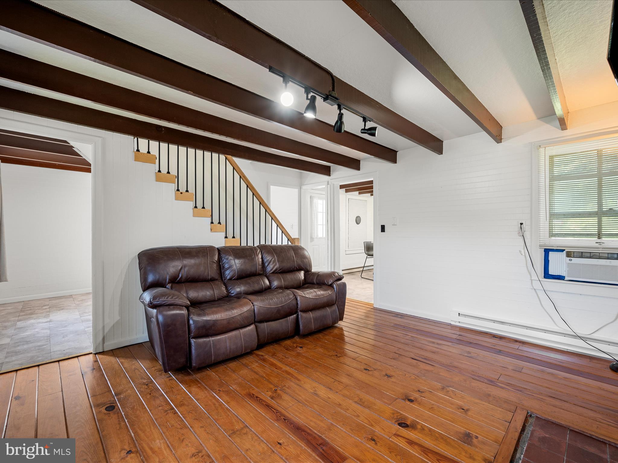 NO SUBDIVISION - Residential