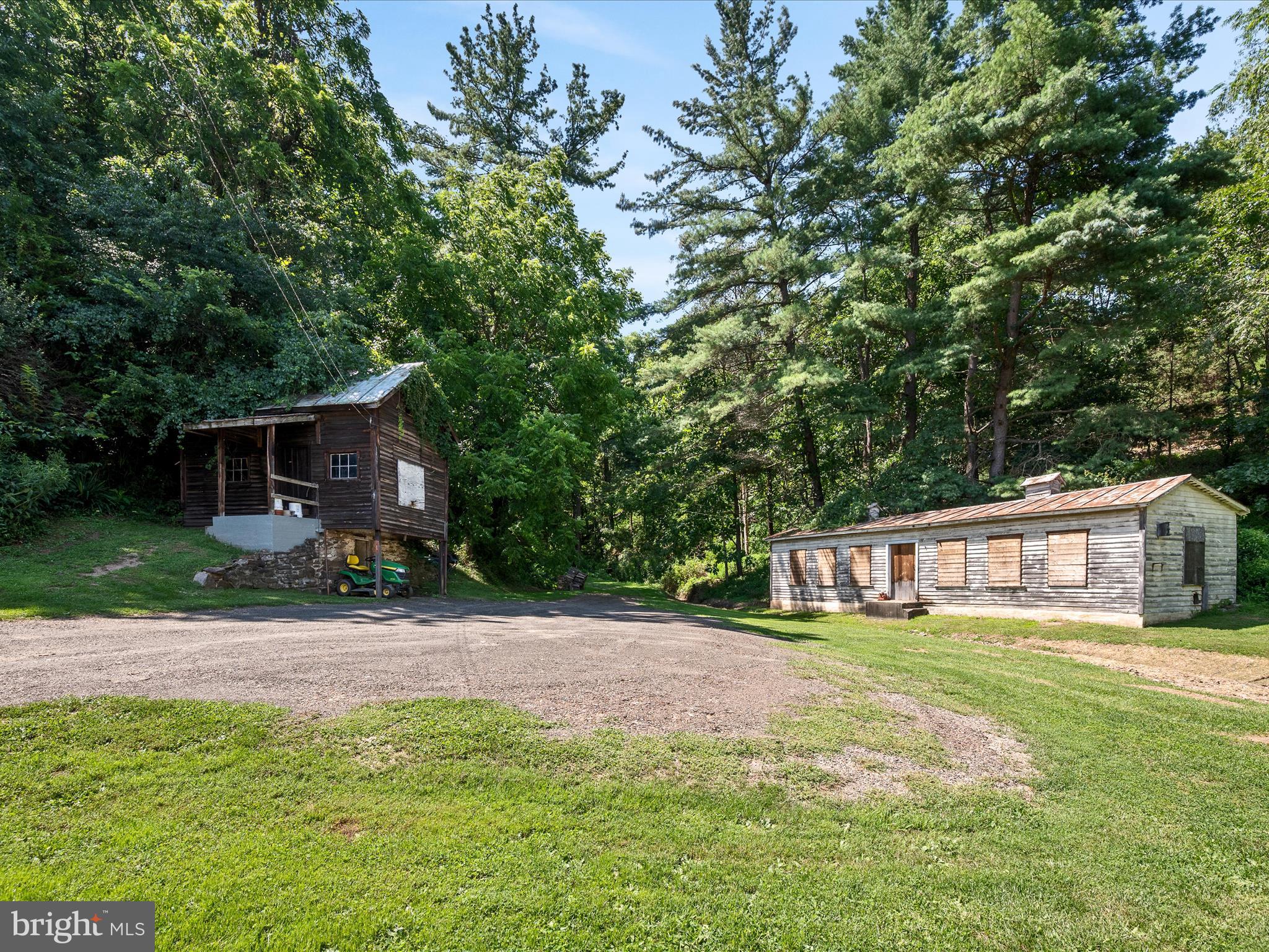 NO SUBDIVISION - Residential