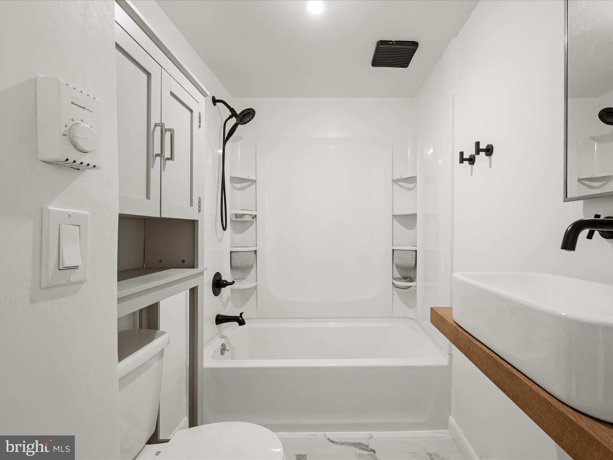 NO SUBDIVISION - Residential