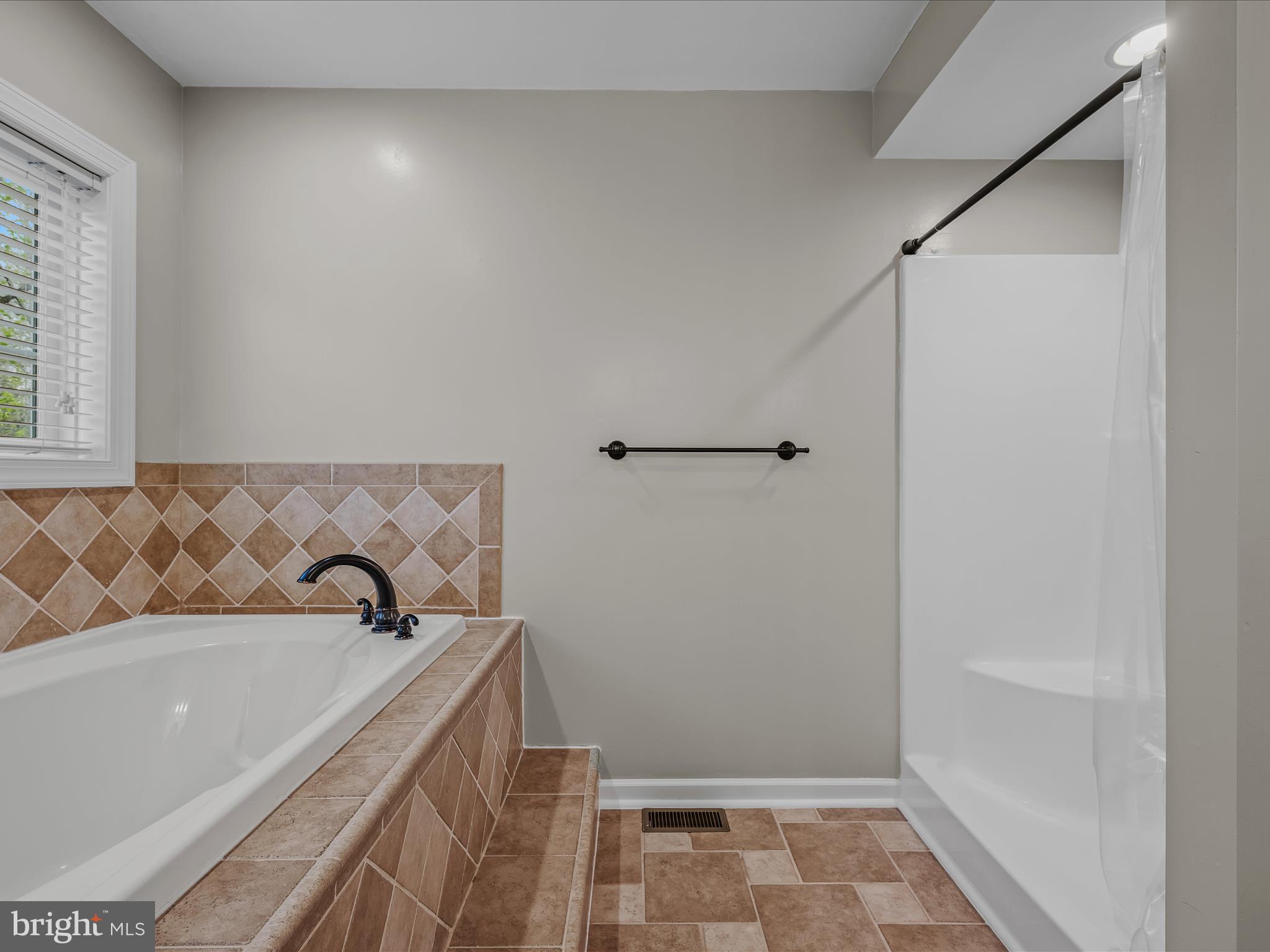 GLENN WOODS - Residential