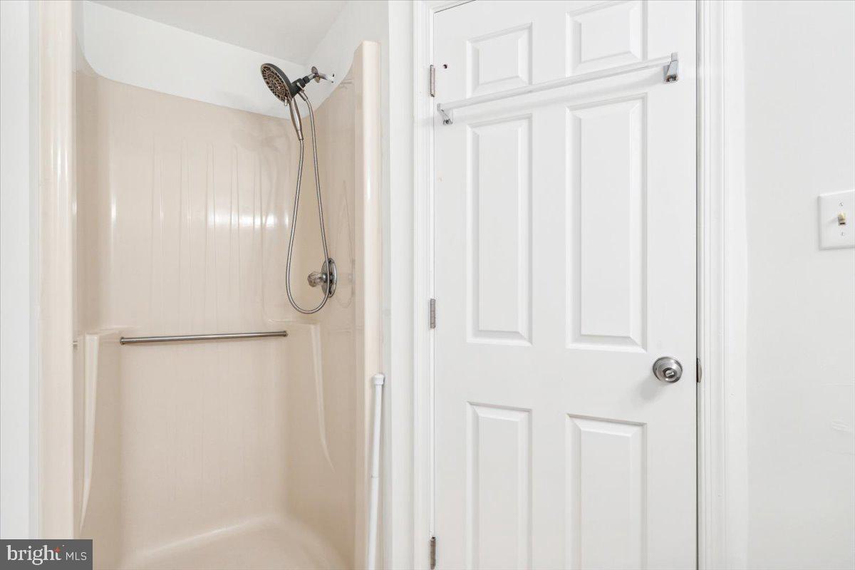 WATERSIDE - Residential