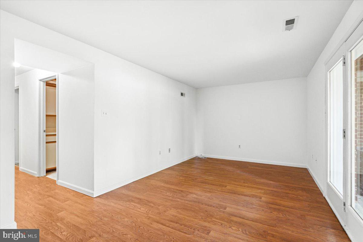 WATERSIDE - Residential