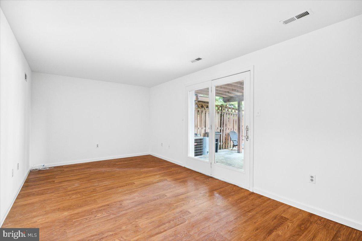 WATERSIDE - Residential