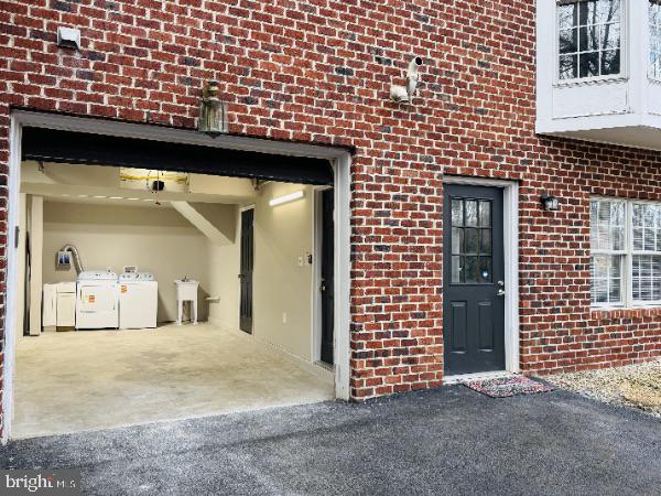 KERRICK MANOR SUB - Residential Lease