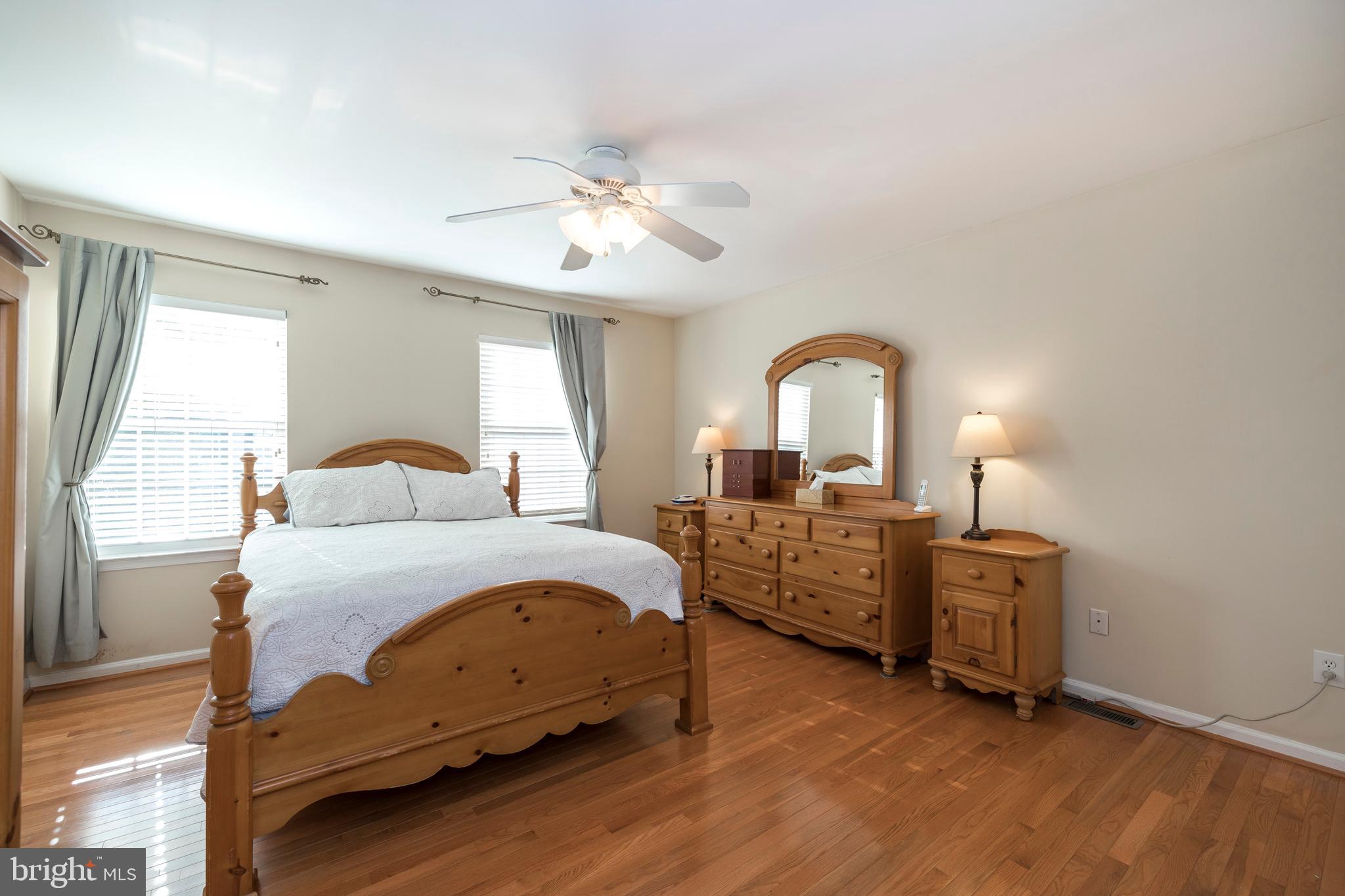 WILLIAMSBURG - Residential