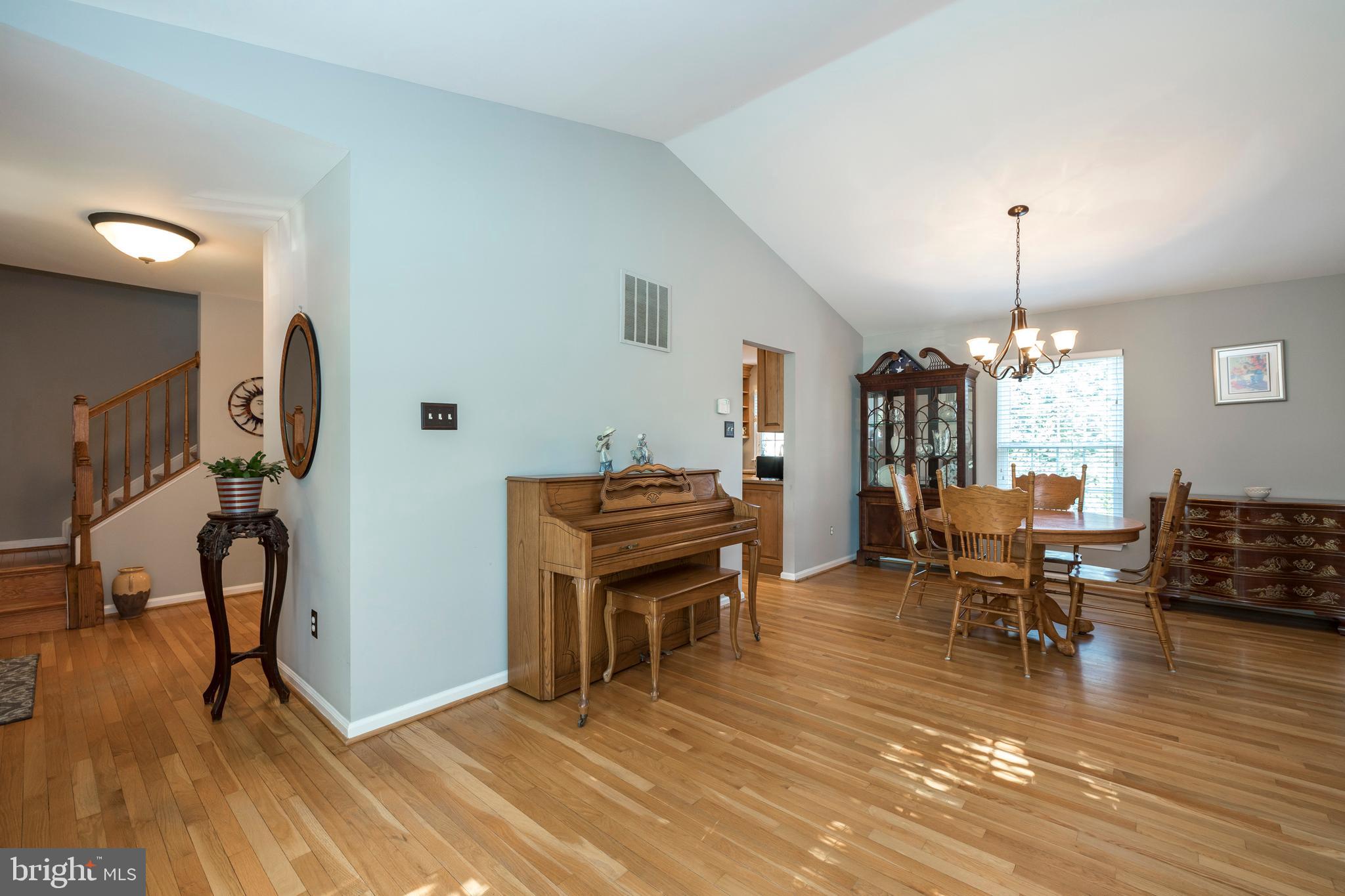 WILLIAMSBURG - Residential