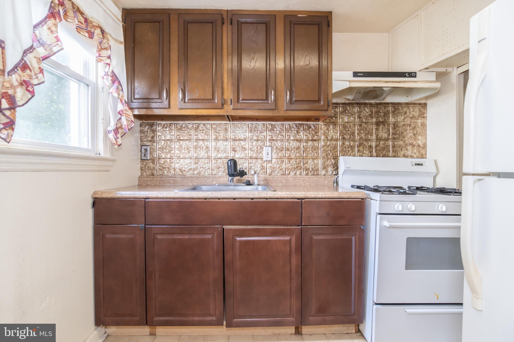 ROSELAND GARDENS - Residential