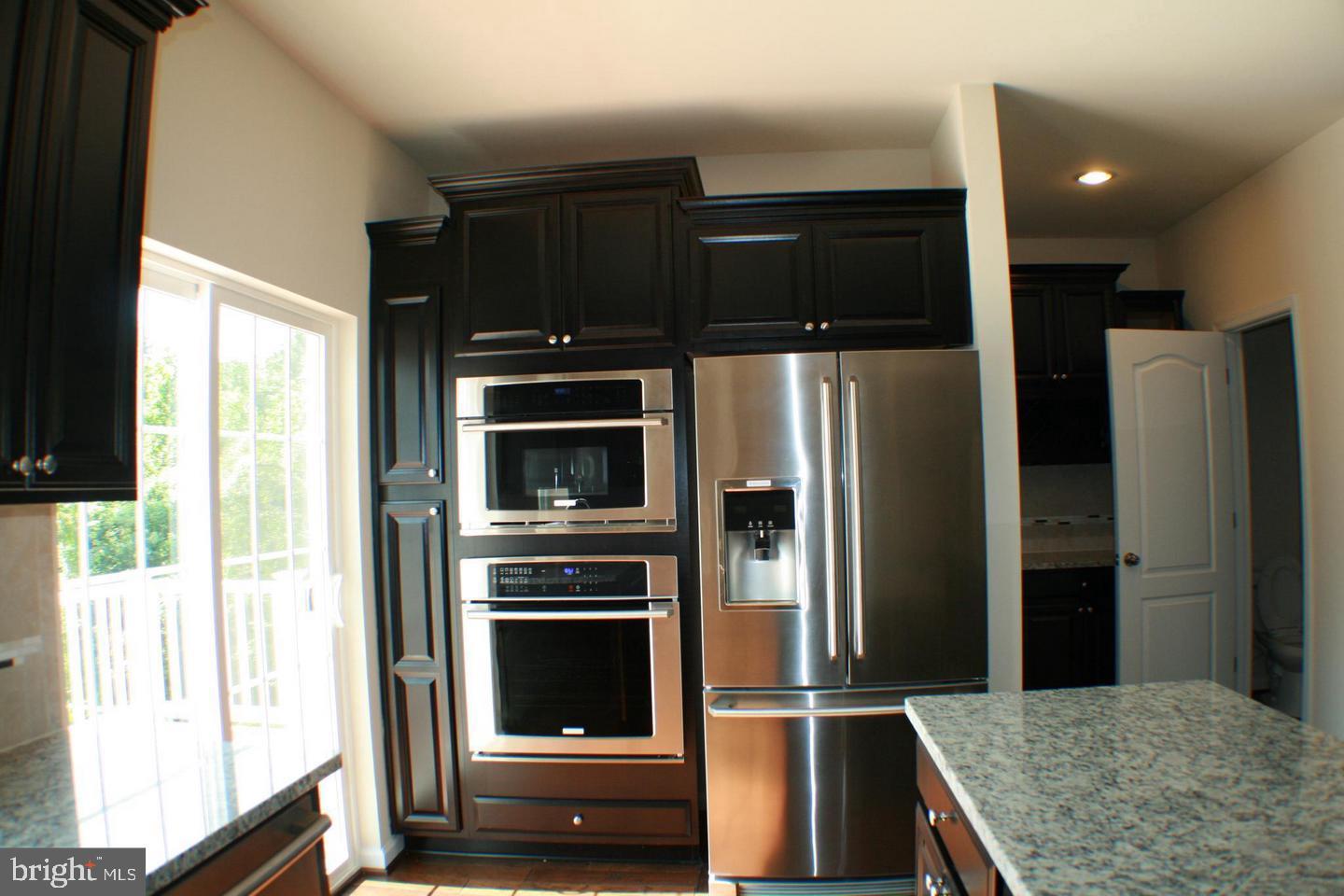 OXFORD SQUARE - Residential Lease