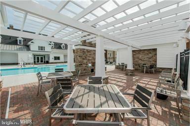 OXFORD SQUARE - Residential Lease