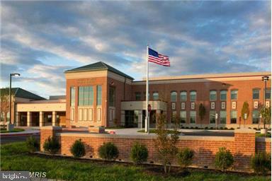 OXFORD SQUARE - Residential Lease