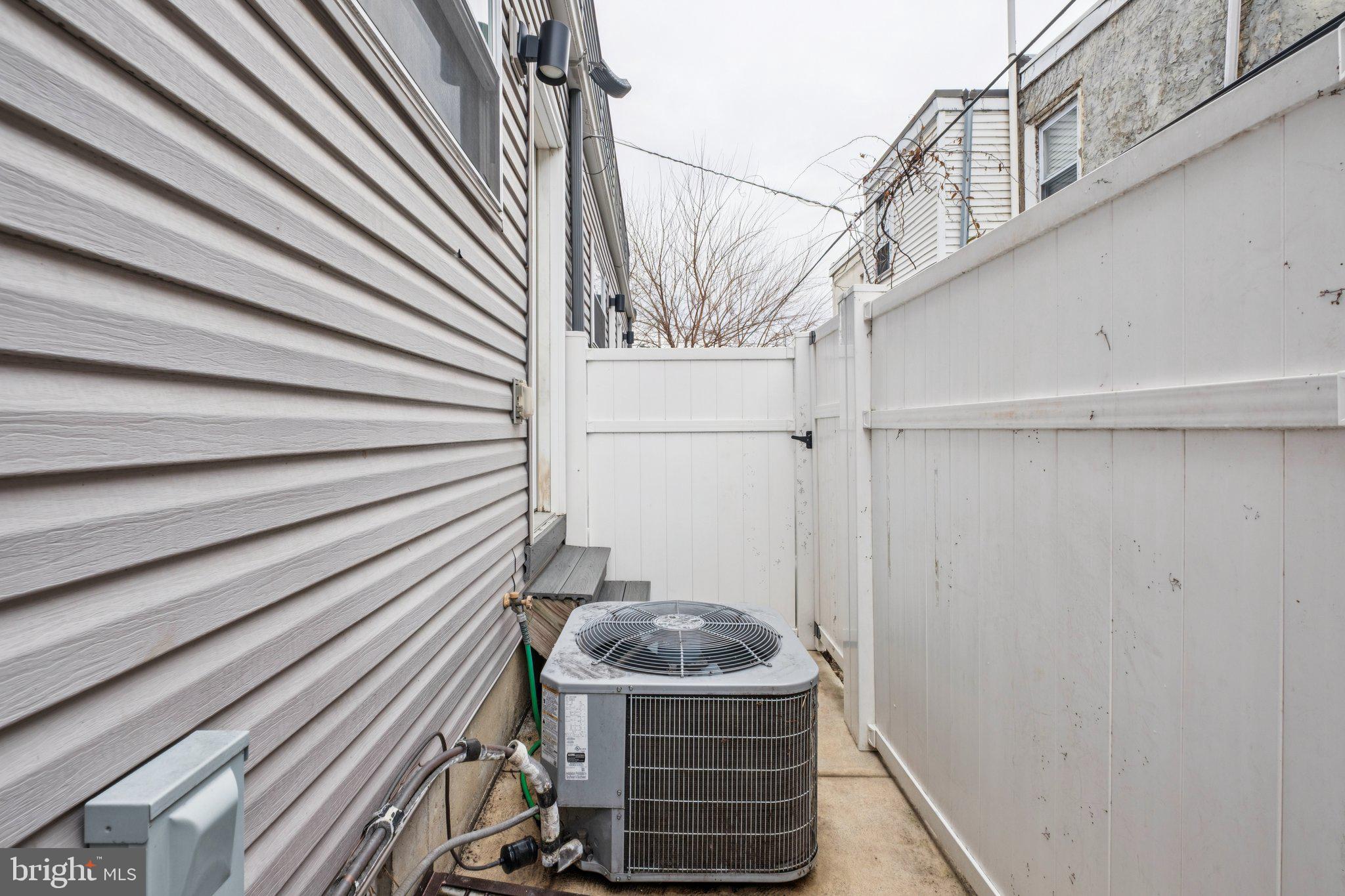 FRANCISVILLE - Residential