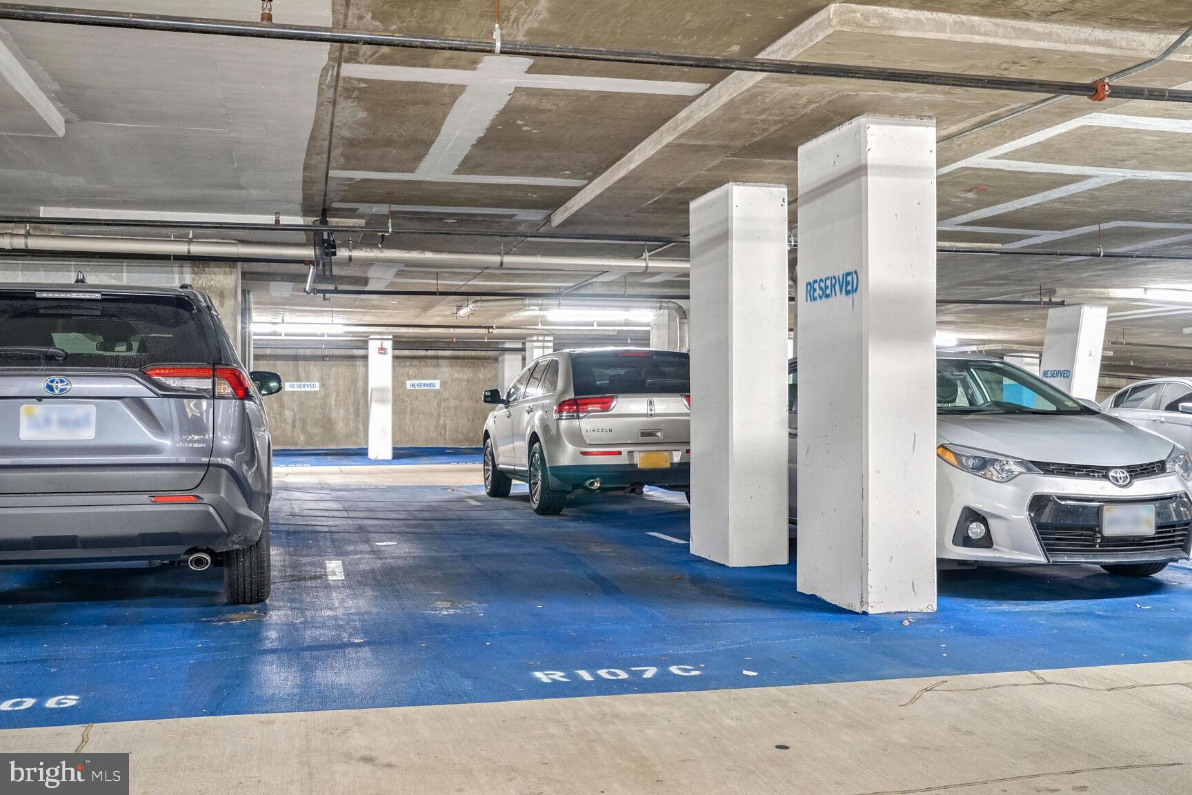 RESIDENCES AT STATION SQUARE - Residential