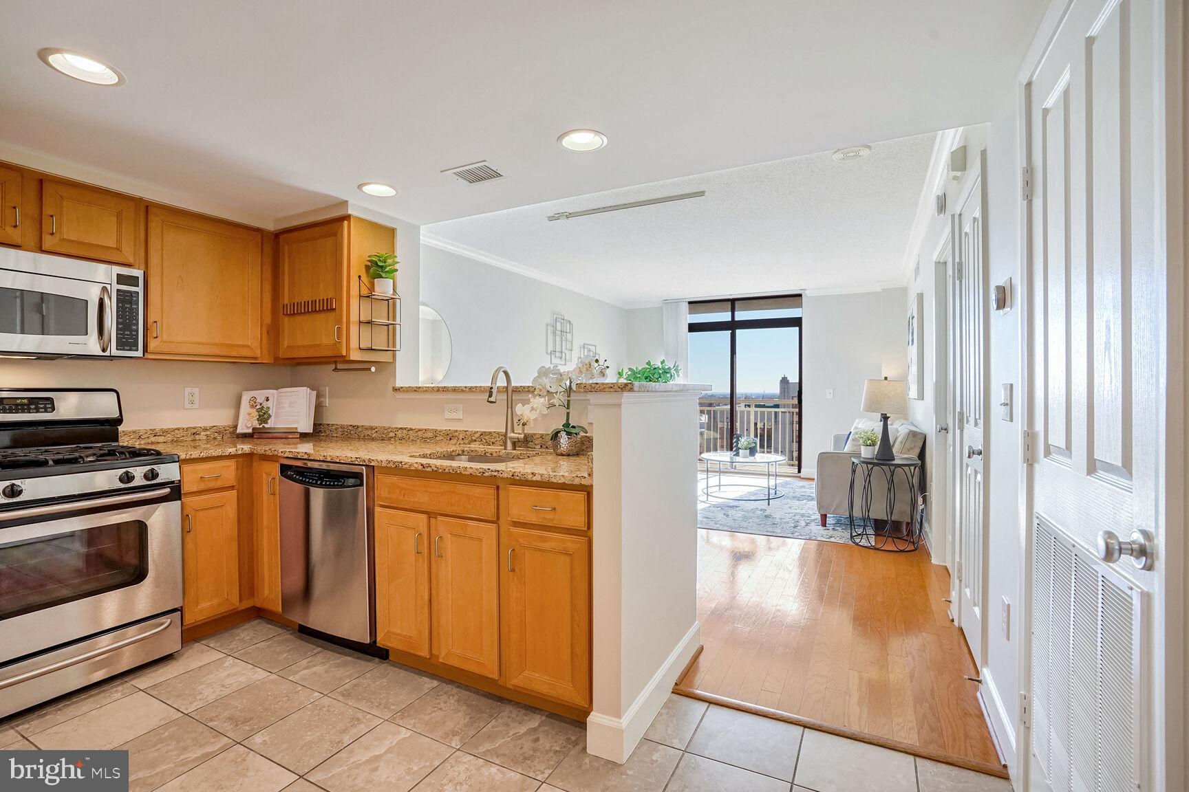 RESIDENCES AT STATION SQUARE - Residential