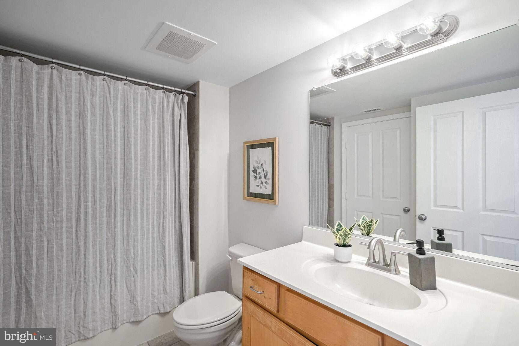 RESIDENCES AT STATION SQUARE - Residential